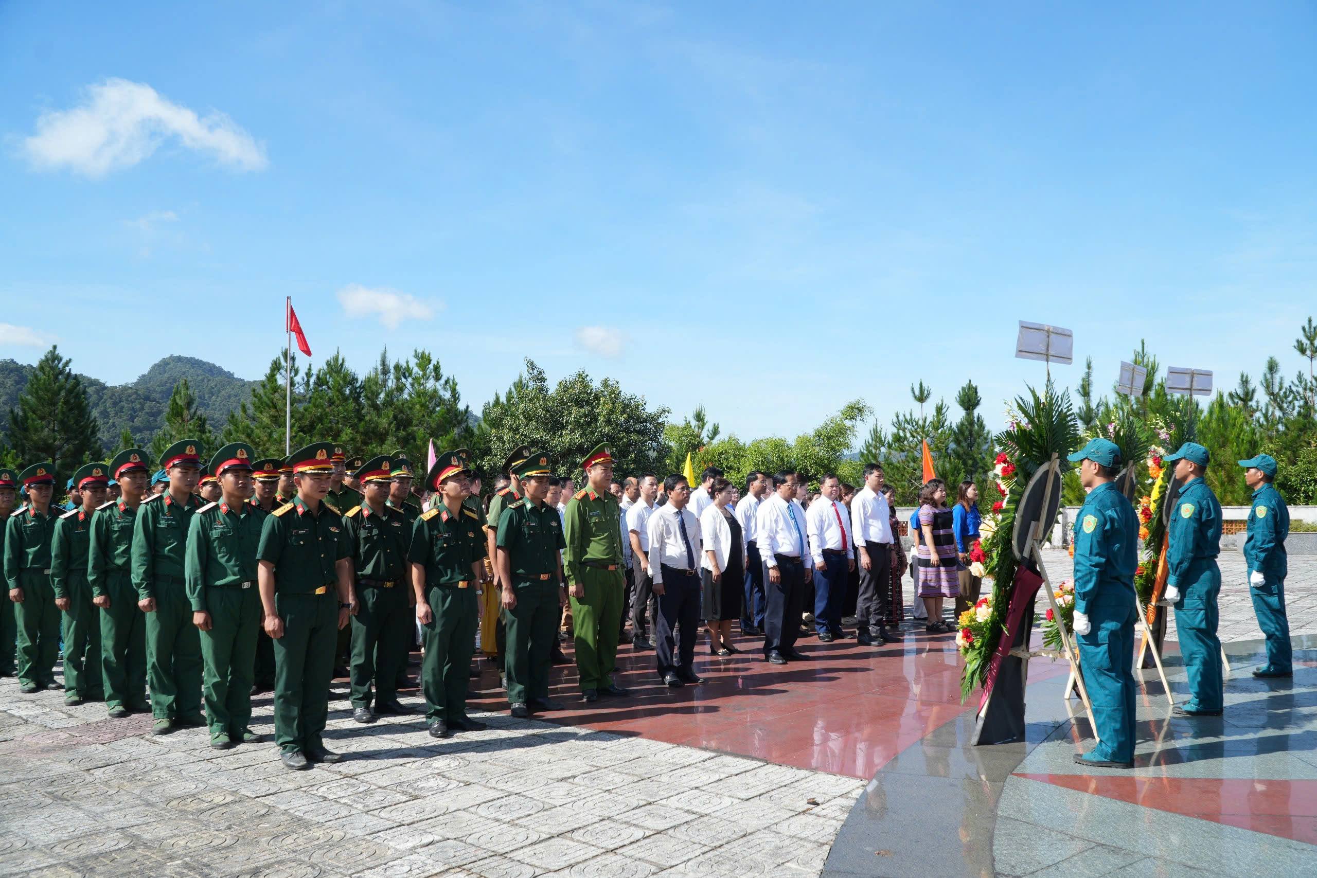 LỄ DÂNG HOA, DÂNG HƯƠNG TRI ÂN CÁC ANH HÙNG LIỆT SỸ (27/7)