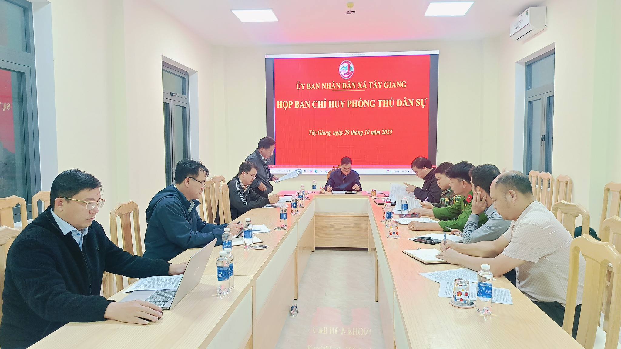 Họp BCH phòng thủ dân sự xã Tây Giang