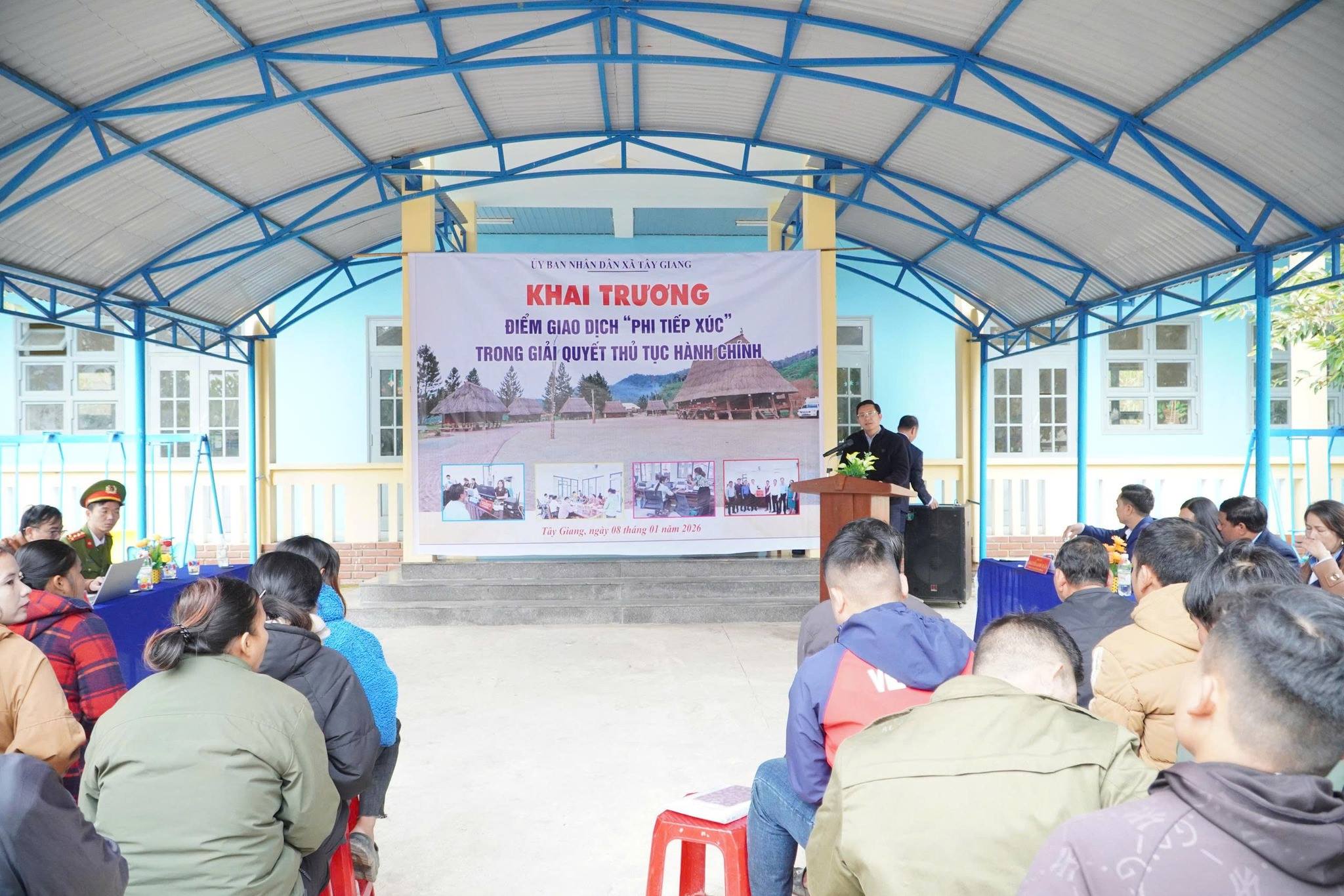 Tây Giang khai trương mô hình điểm giải quyết TTHC Phi tiếp xúc tại thôn Alua