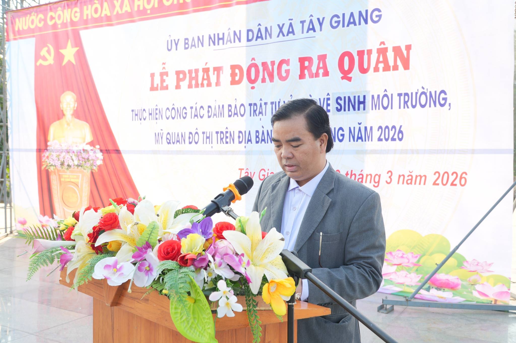 XÃ TÂY GIANG TỔ CHỨC LỄ RA QUÂN ĐẢM BẢO TRẬT TỰ VỈA HÈ, VỆ SINH MÔI TRƯỜNG VÀ MỸ QUAN ĐÔ THỊ