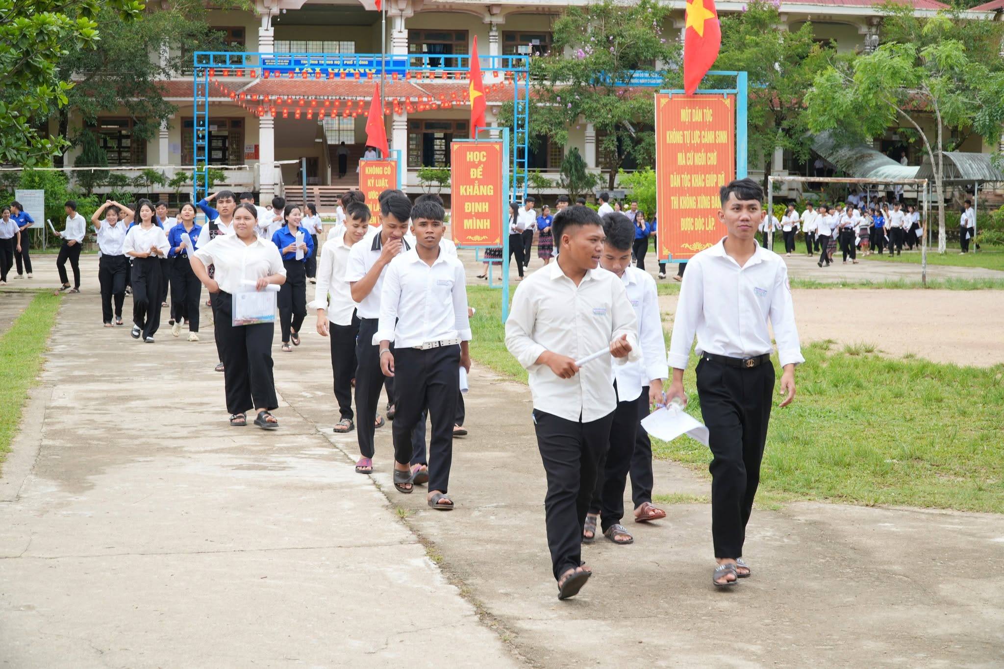 204 SĨ TỬ HOÀN THÀNH MÔN THI NGỮ VĂN VÀ TOÁN KỲ THI TỐT NGHIỆP THPT NĂM 2026