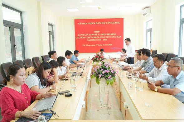 UBND xã Họp đánh giá công tác quản lý giáo dục công lập năm học 2025 - 2026