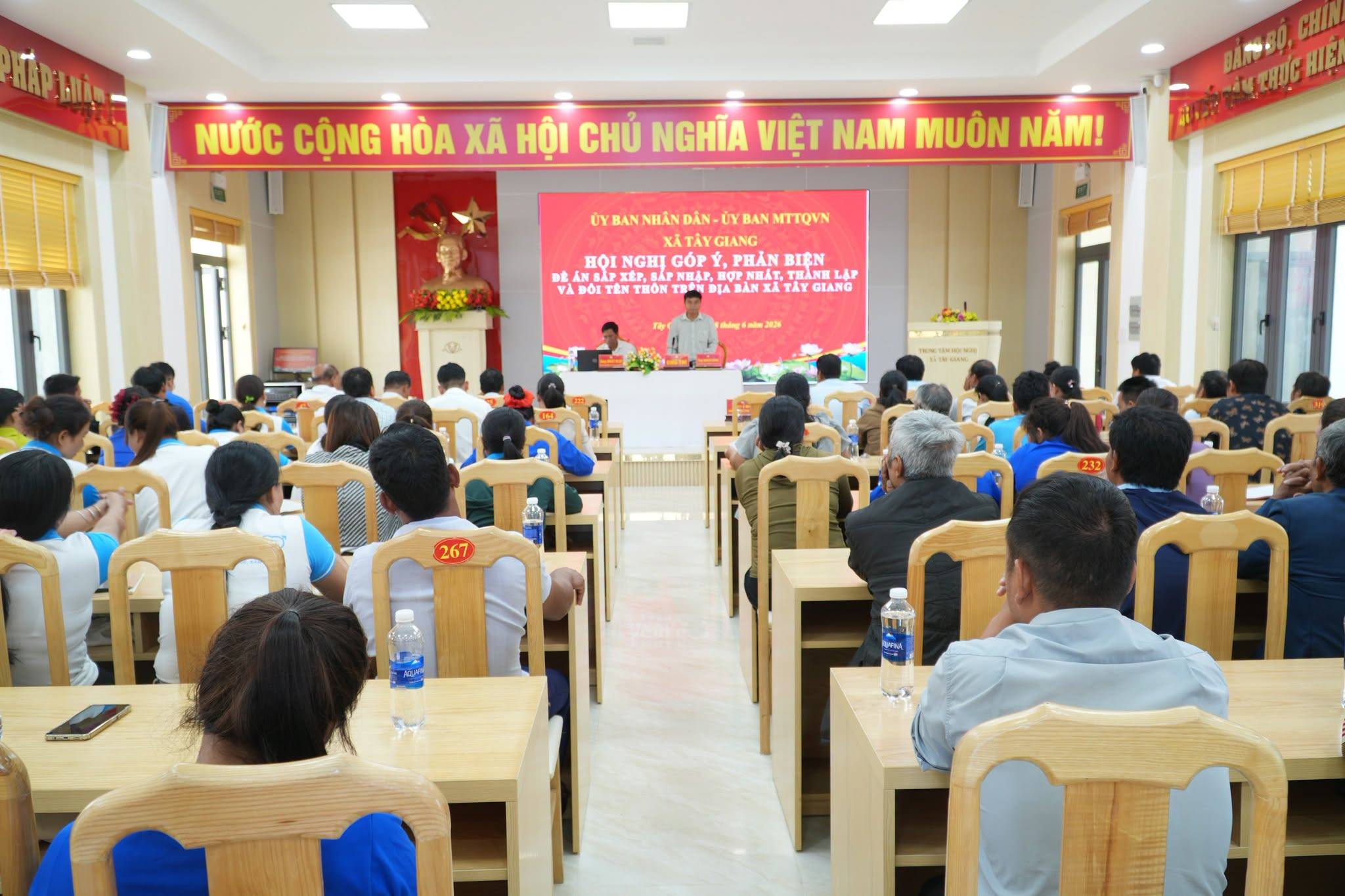 HỘI NGHỊ KIỆN TOÀN BỘ MÁY CƠ SỞ VÀ LẤY Ý KIẾN PHẢN BIỆN ĐỀ ÁN SẮP XẾP ĐƠN VỊ THÔN