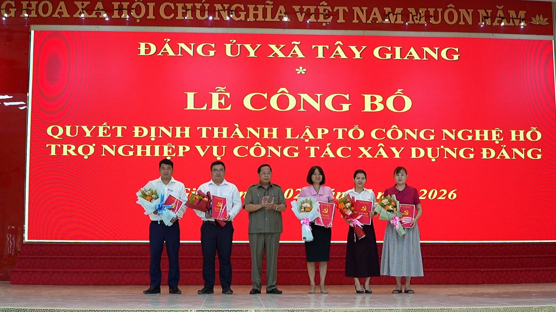 Tây Giang thành lập Tổ công nghệ hỗ trợ nghiệp vụ công tác xây dựng Đảng danh cho Chi bộ thôn