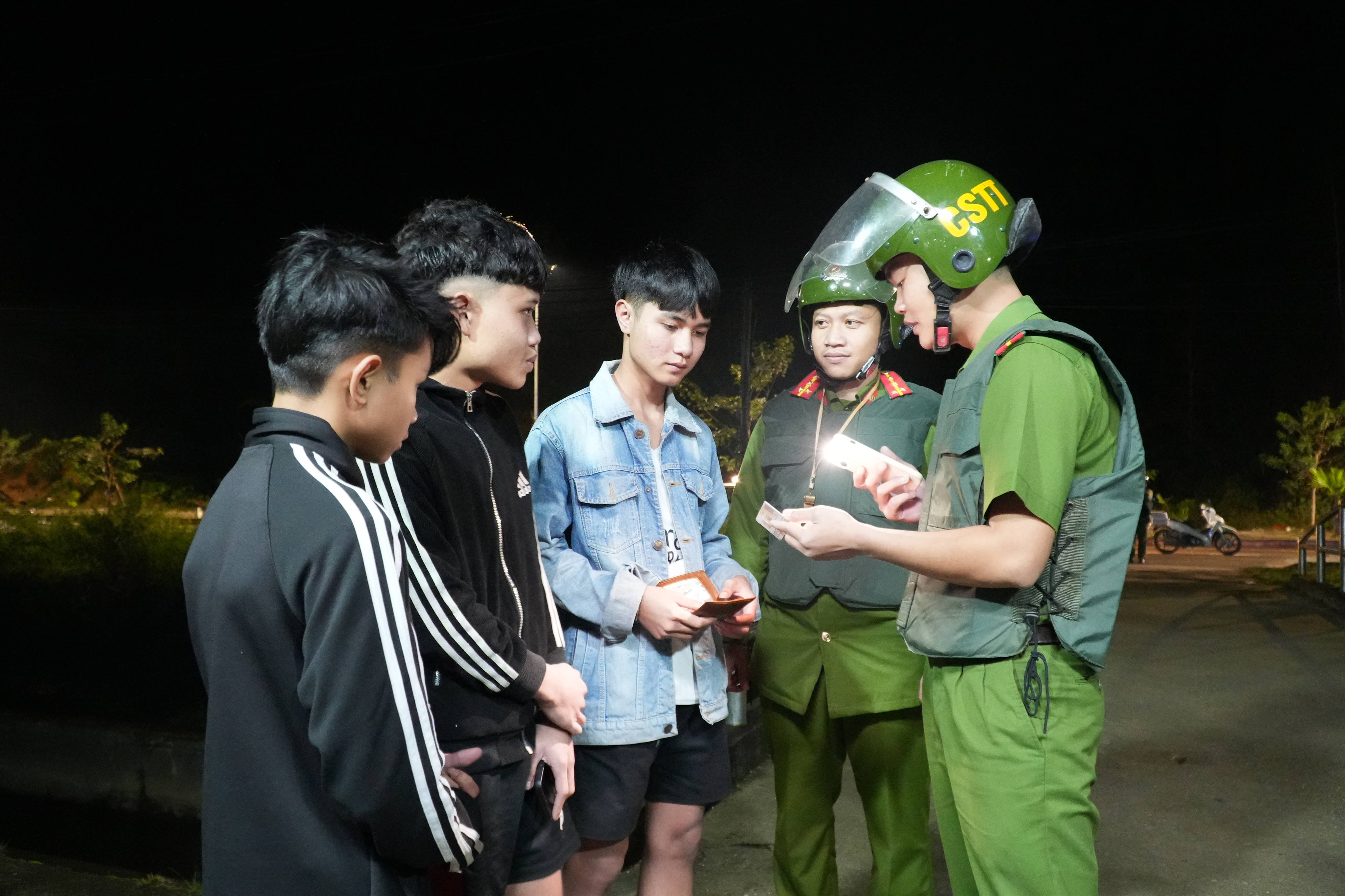 CÔNG AN XÃ TÂY GIANG GIỮ VỮNG AN NINH TRẬT TỰ