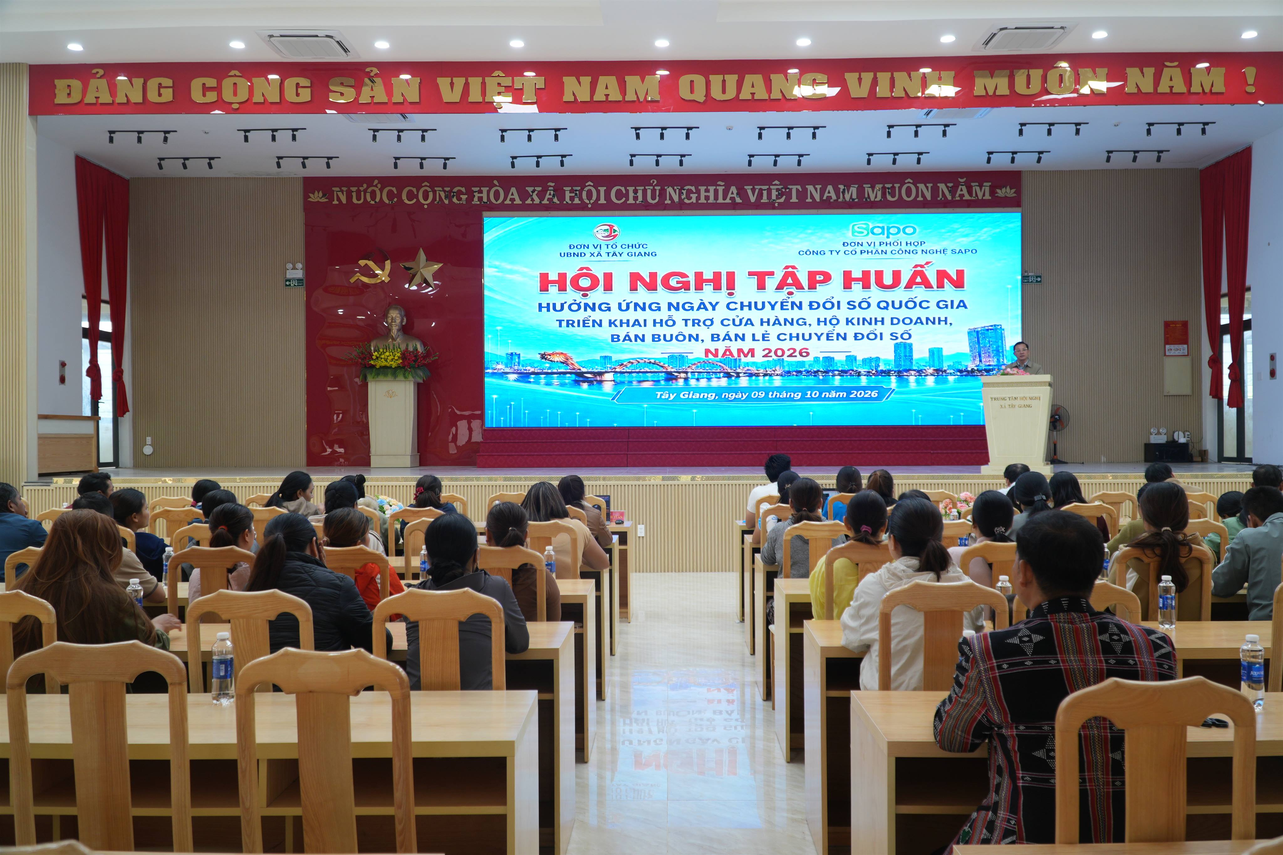 UBND xã Tây Giang tập huấn hỗ trợ cửa hàng, hộ kinh doanh chuyển đổi số năm 2026