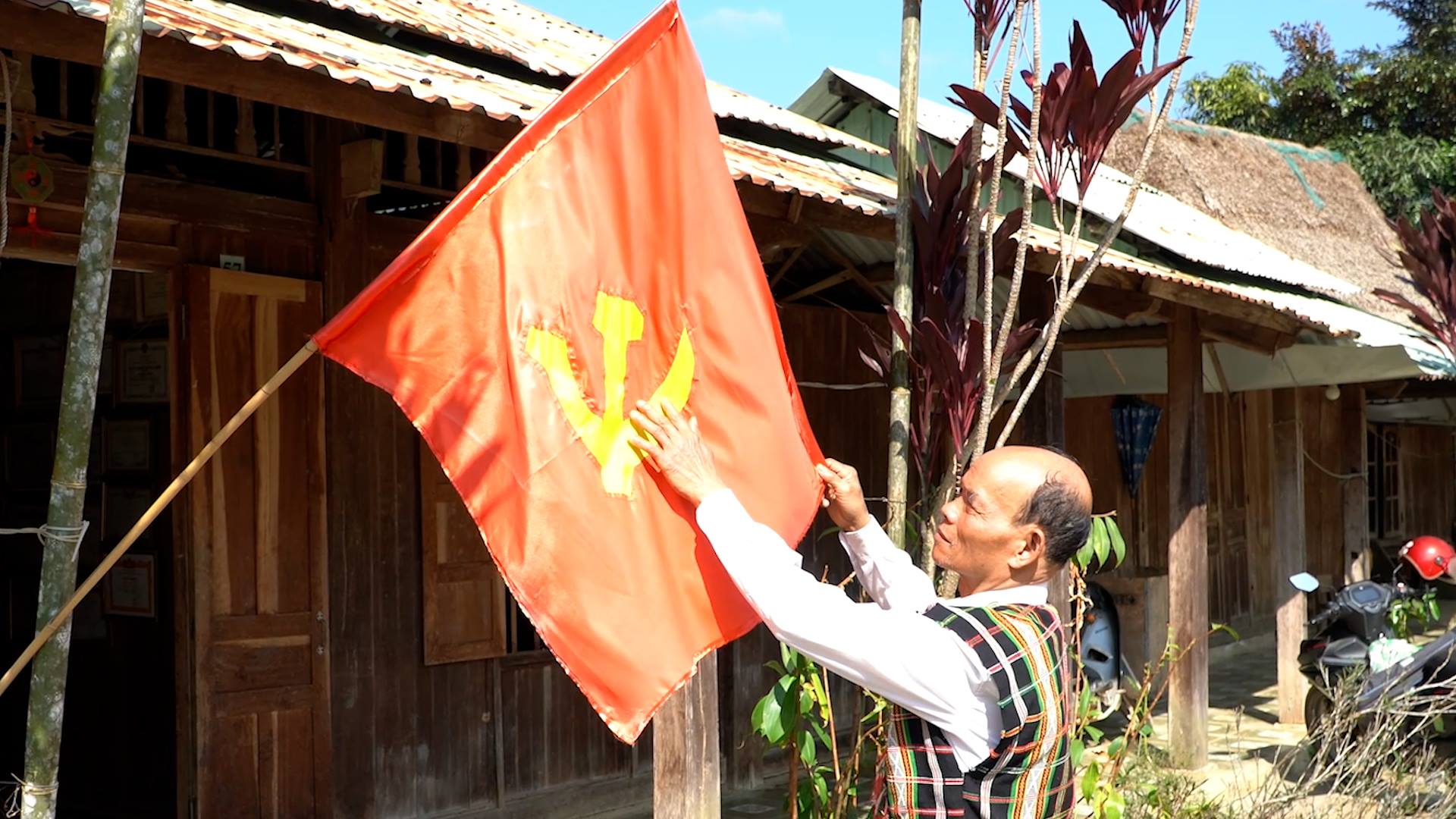 NIỀM TIN VÀO ĐẢNG