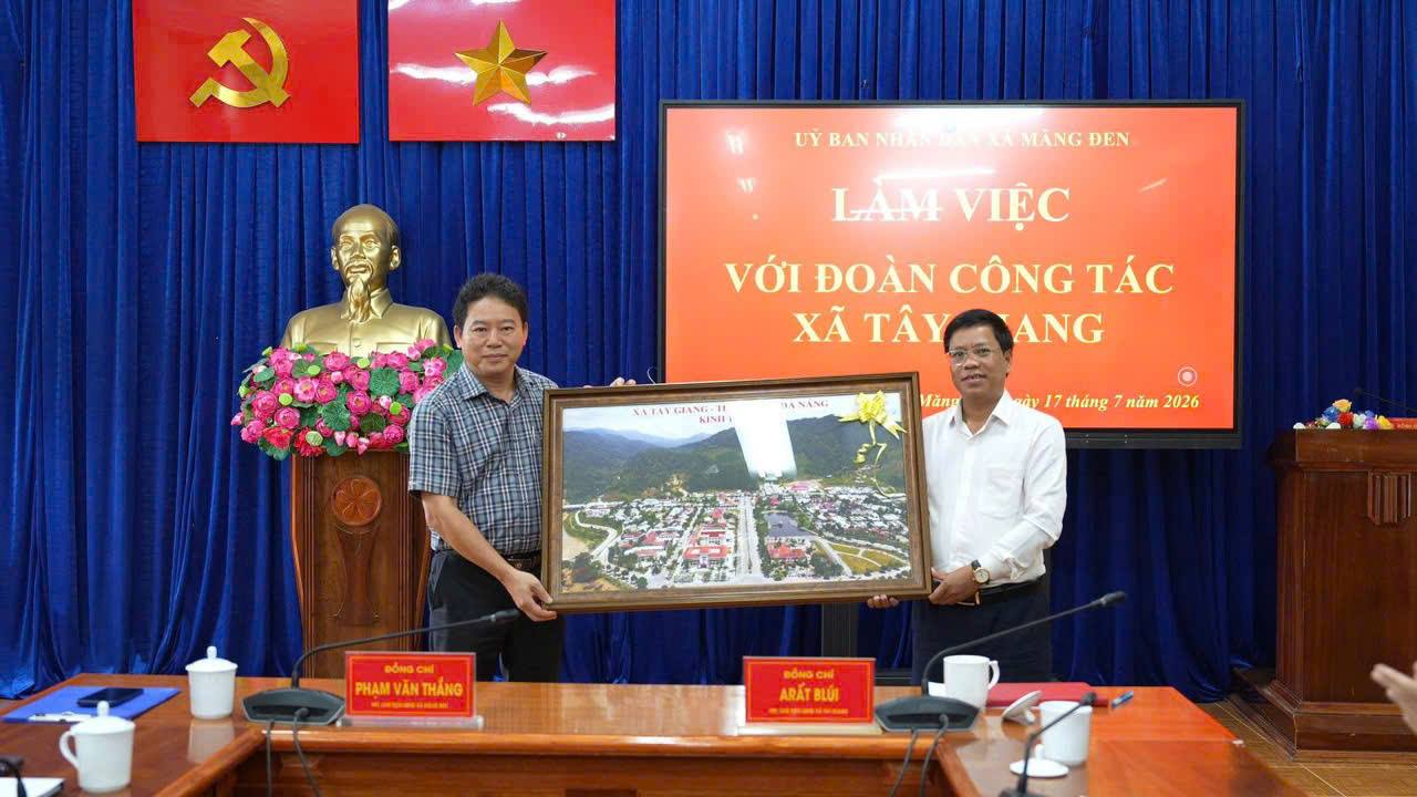 Đoàn công tác xã Tây Giang trao đổi, học tập kinh nghiệm tại xã Măng Đen