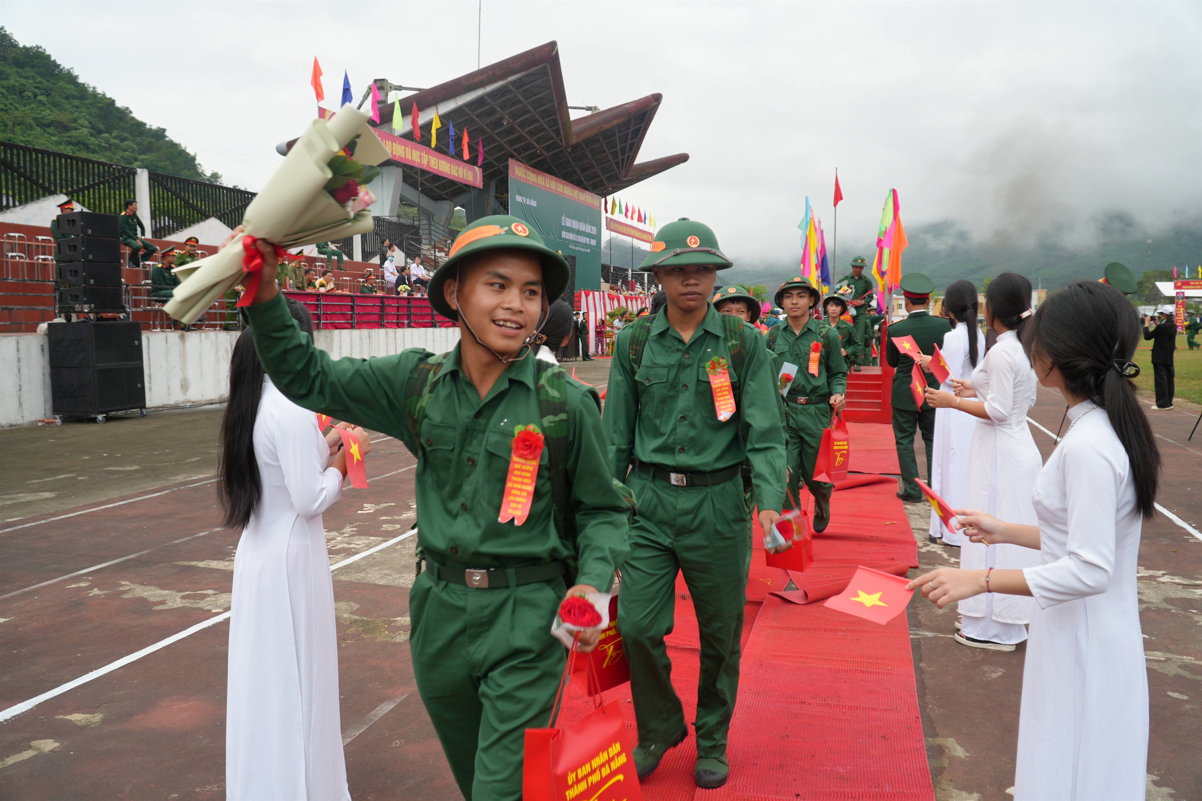 318 Công dân phía Tây thành phố Đà nẵng lên đường nhập ngũ năm 2026