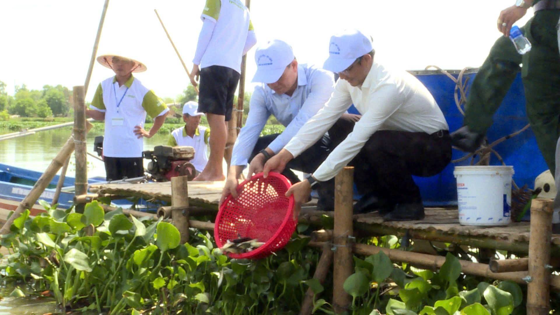 Gìn giữ mạch sống Sông Đầm từ những dòng nước hôm nay