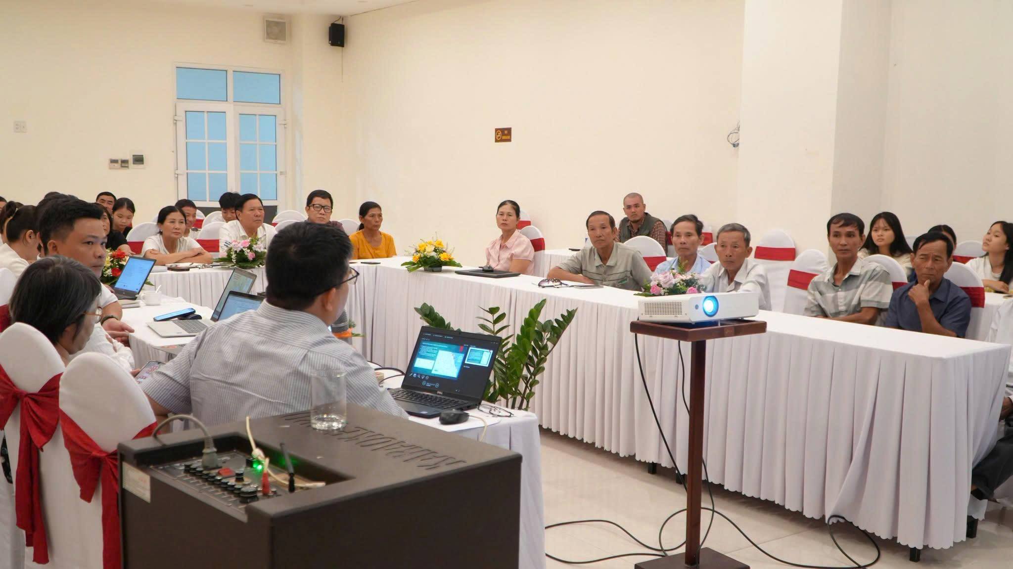 Tập huấn nâng cao năng lực phục vụ du khách sông Đầm