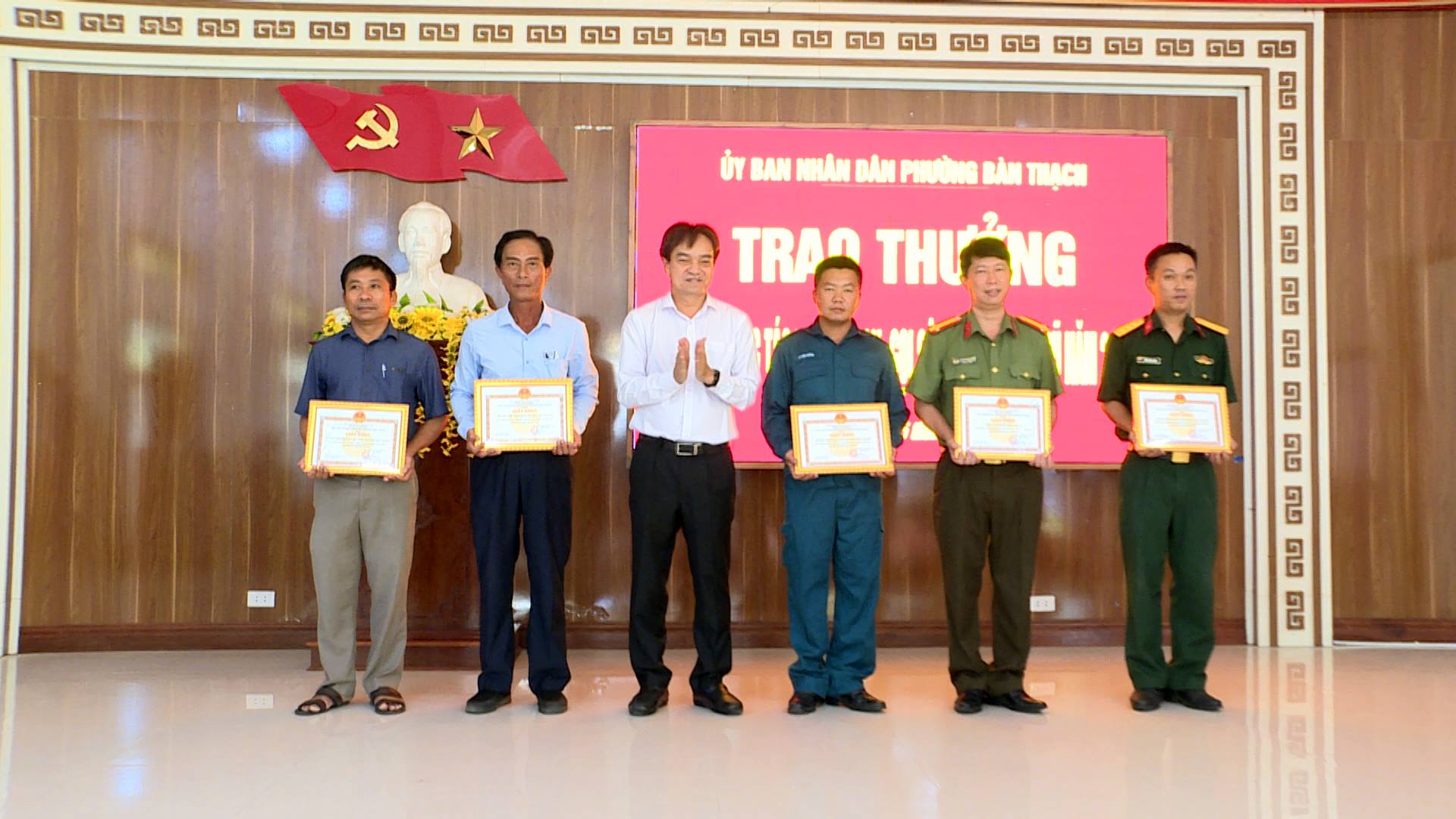 HỘI NGHỊ SƠ KẾT NHIỆM VỤ CÔNG TÁC QUỐC PHÒNG, QUÂN SỰ ĐỊA PHƯƠNG 6 THÁNG ĐẦU NĂM 2026