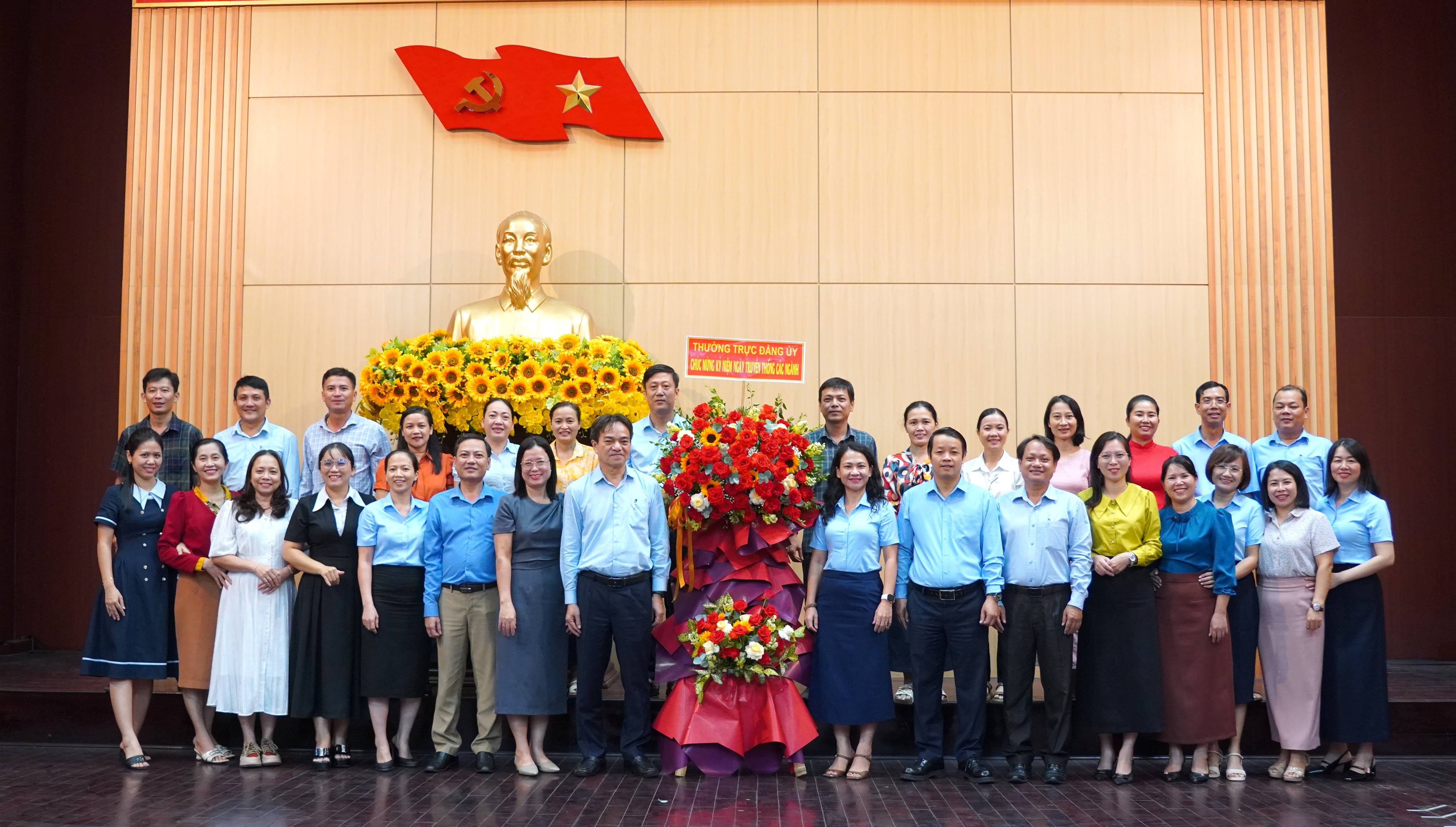 Bàn Thạch gặp mặt nhân kỷ niệm các ngày truyền thống trong tháng 10