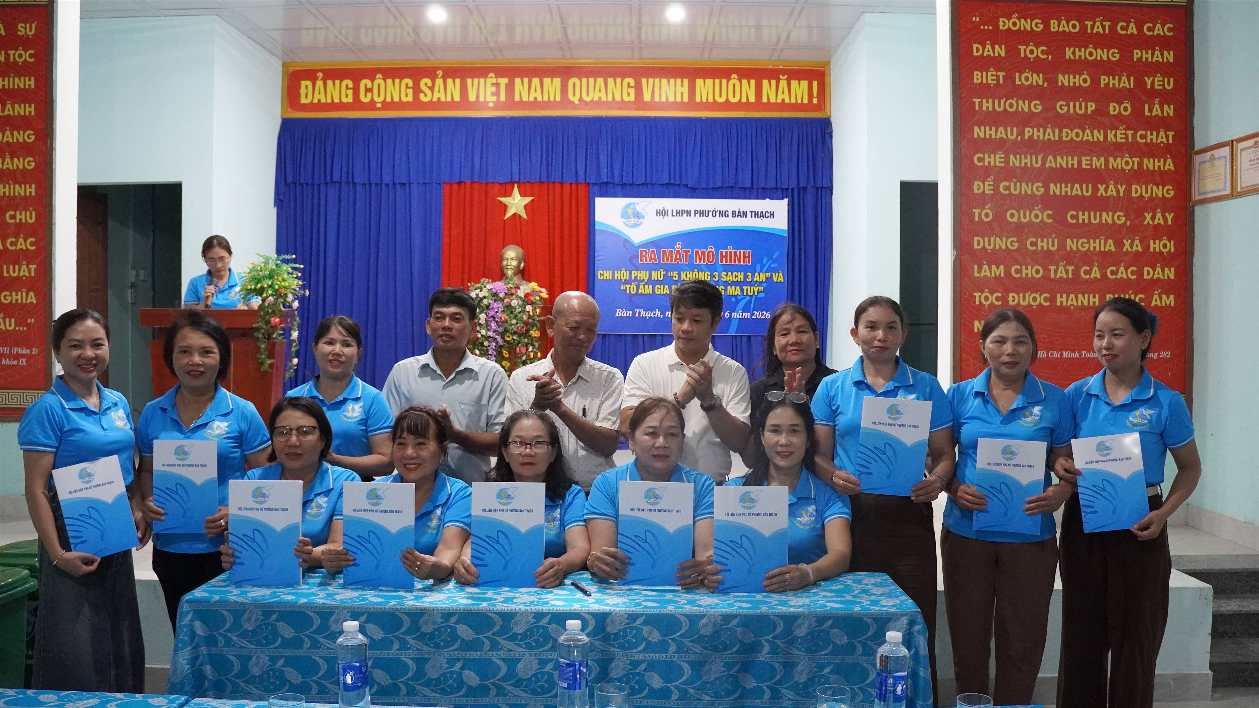 Hội LHPN phường Bàn Thạch ra mắt mô hình “5 không, 3 sạch, 3 an” và “Tổ ấm gia đình không ma túy”