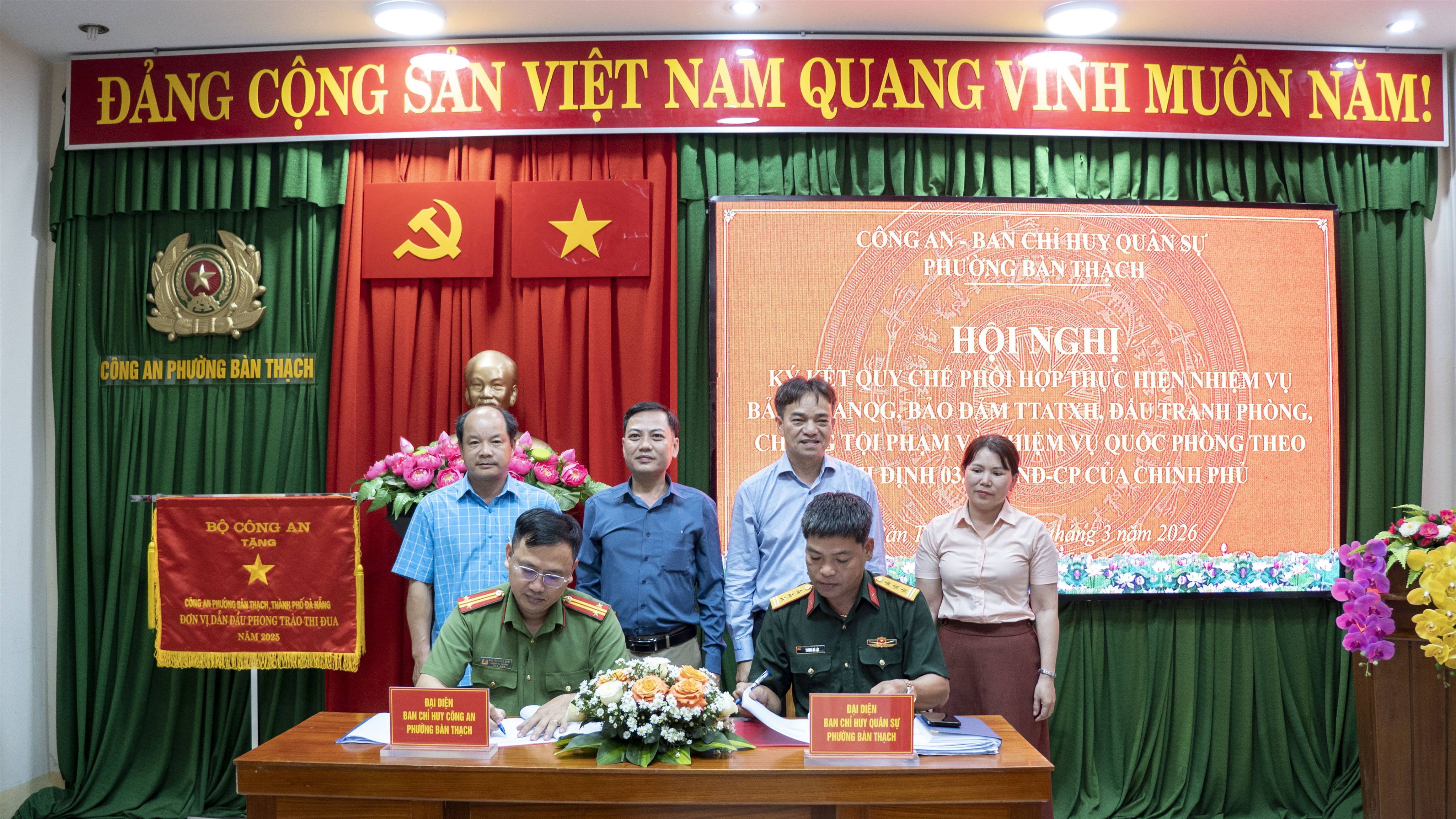 Công an phường Bàn Thạch và Ban Chỉ huy Quân sự phường ký kết quy chế phối hợp thực hiện Nghị định 03/2019/NĐ-CP