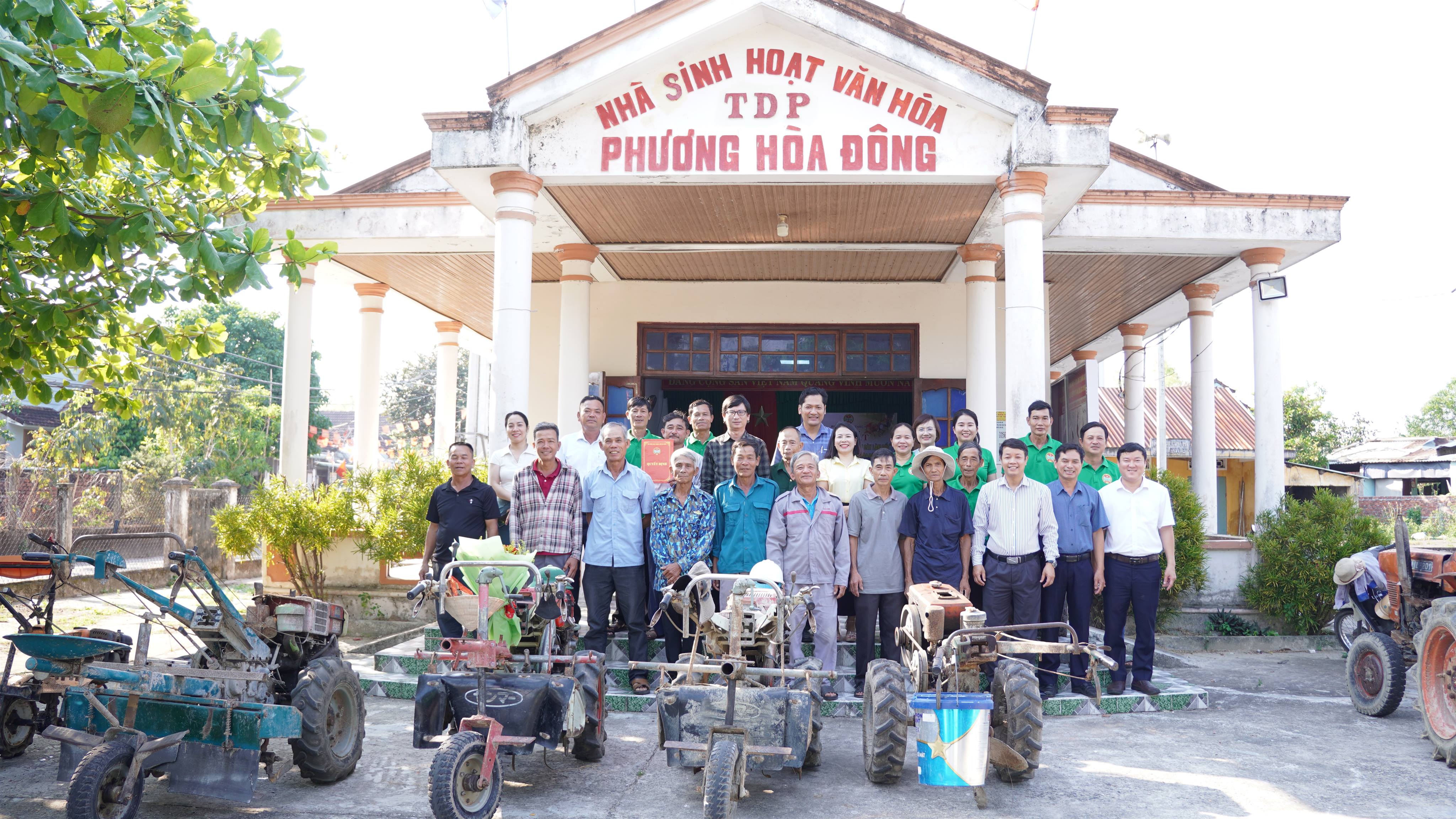 Hội Nông dân phường ra mắt mô hình Tổ hội nông dân nghề nghiệp “Tổ máy cày làm đất”