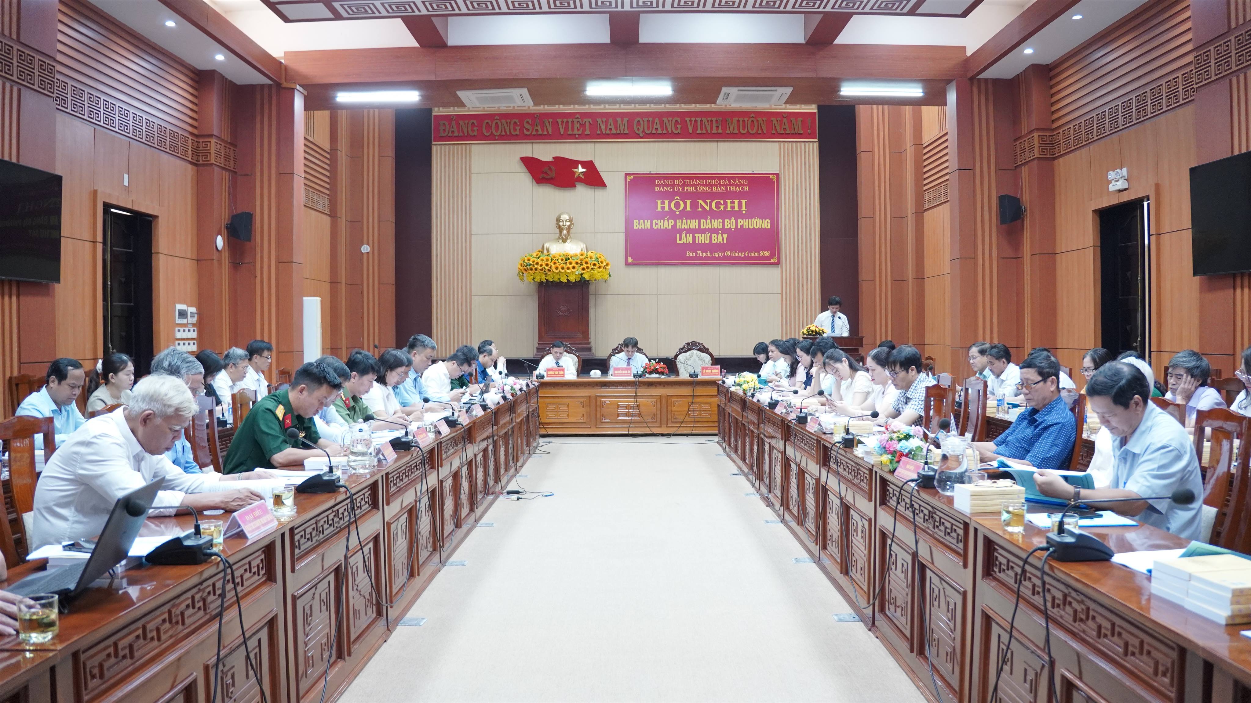 HỘI NGHỊ BCH ĐẢNG BỘ PHƯỜNG BÀN THẠCH LẦN THỨ 7: ĐÁNH GIÁ KẾT QUẢ QUÝ I, TRIỂN KHAI NHIỆM VỤ QUÝ II/2026
