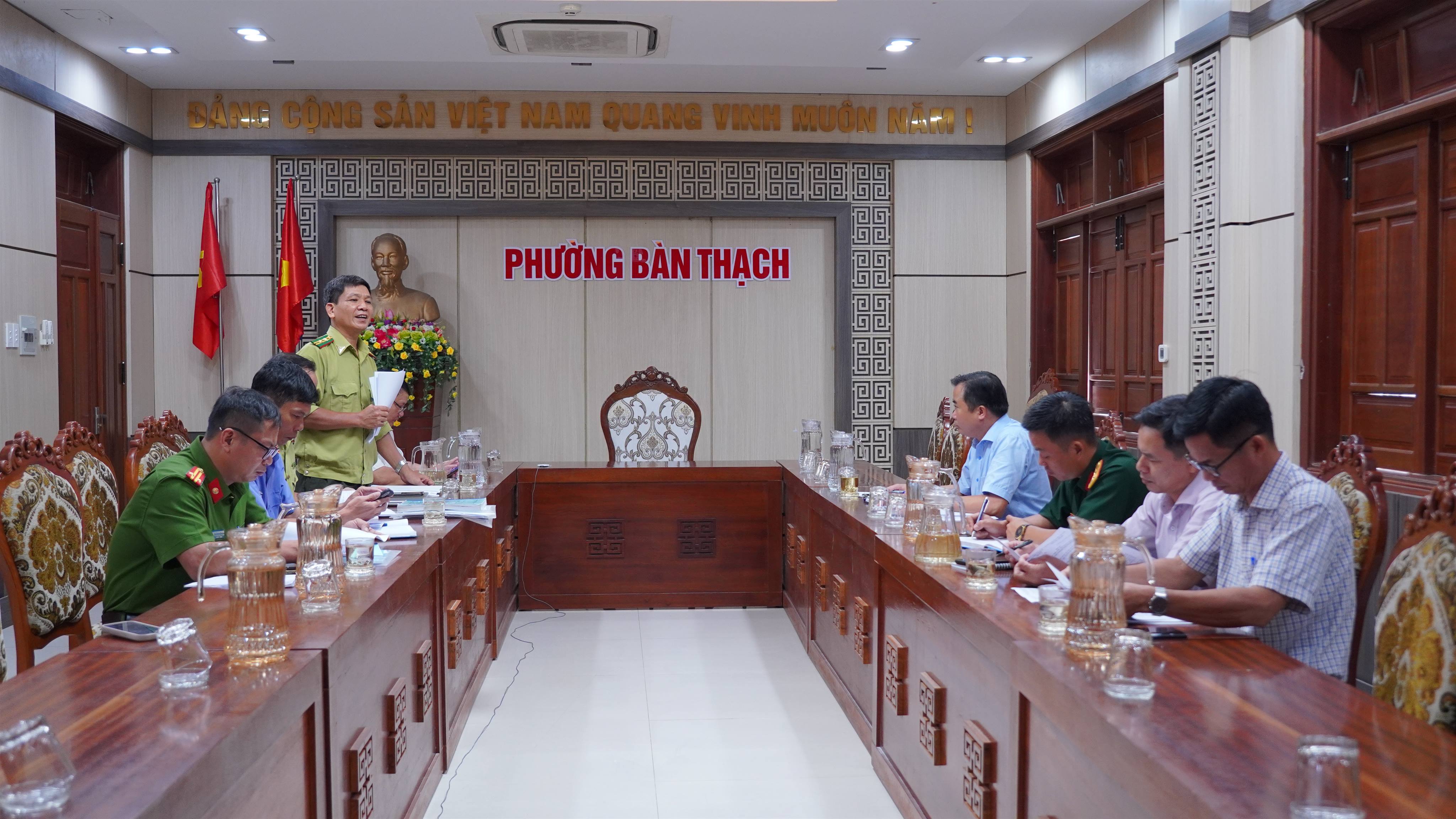 Phường Bàn Thạch làm việc với Hạt Kiểm lâm Khu vực 8 về công tác phòng, chống cháy rừng