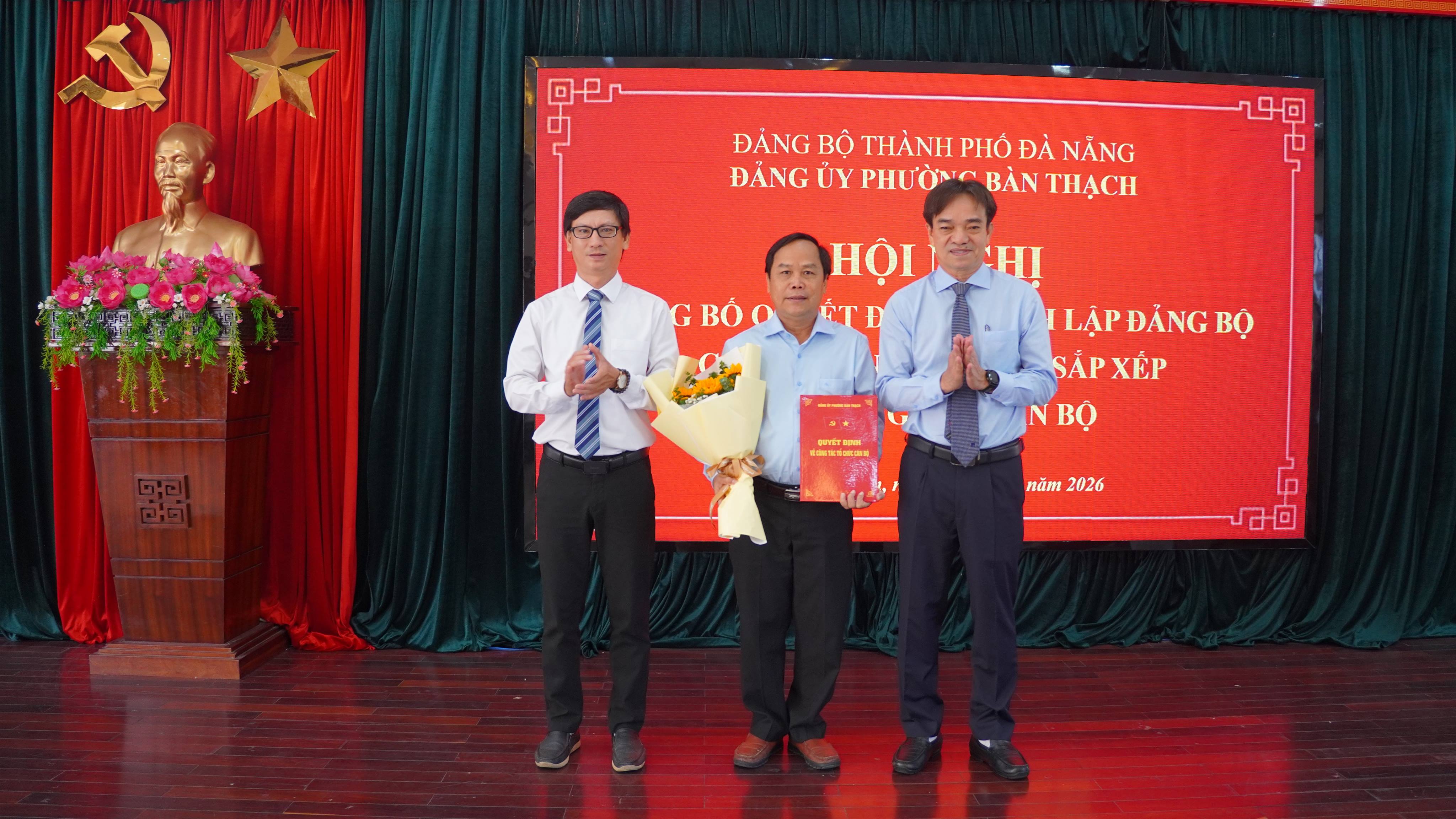 Phường Bàn Thạch công bố quyết định thành lập Đảng bộ các trường học sau sắp xếp