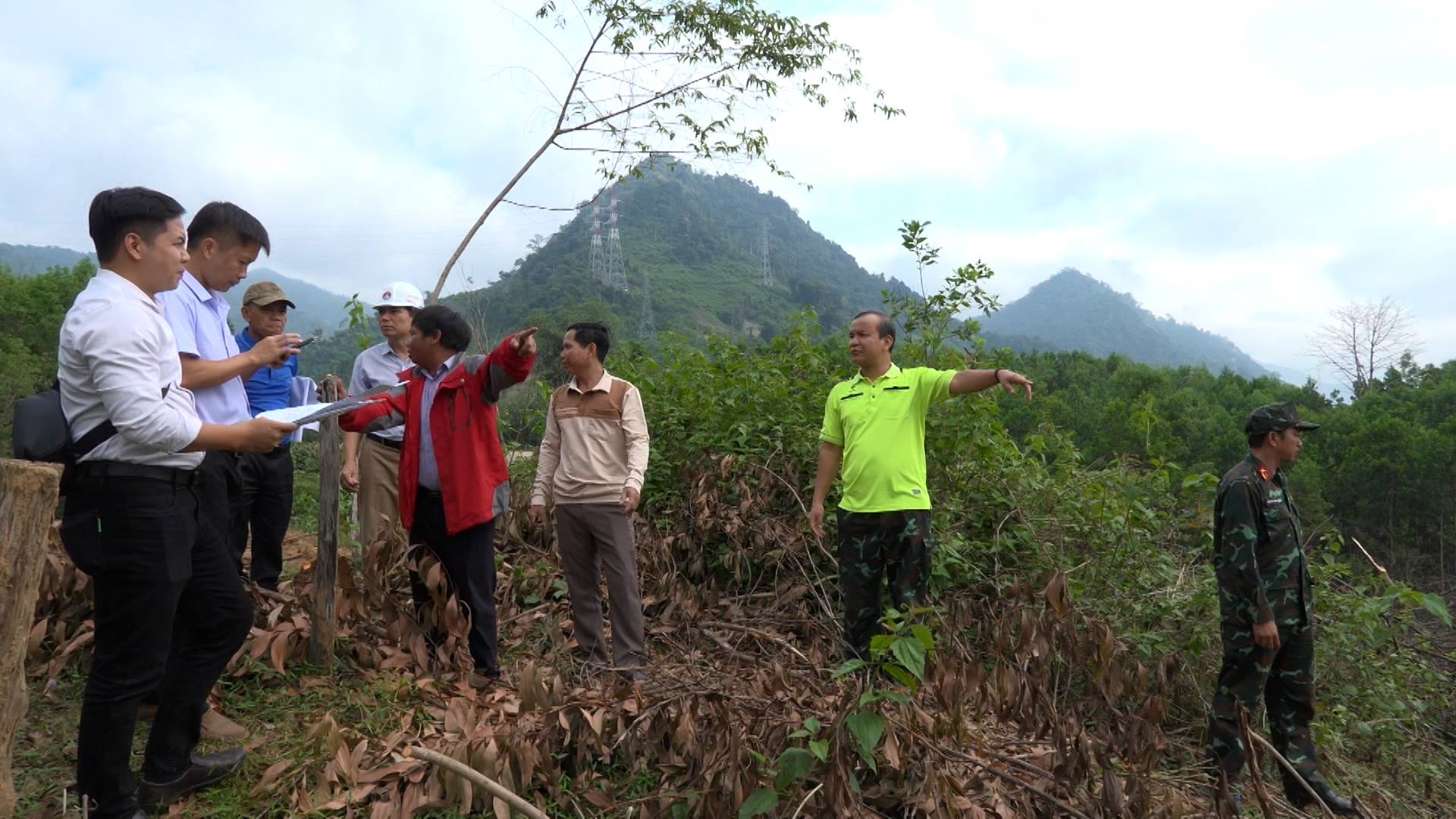 Khảo sát thực tế khu tái định cư Zơ Ra và quy hoạch Làng Dệt thổ cẩm Zơ Ra, thôn Ga Lêê.