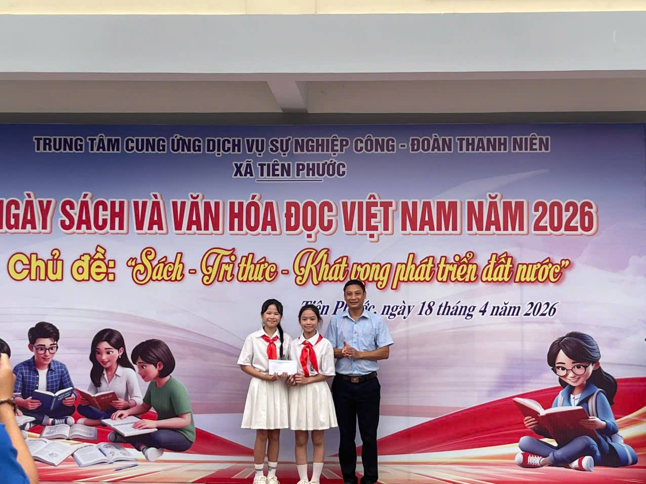 RỘN RÀNG NGÀY HỘI SÁCH TẠI TRƯỜNG TIỂU HỌC TIÊN PHƯỚC VỚI CHỦ ĐỀ SÁCH - TRI THỨC - KHÁT VỌNG PHÁT TRIỂN ĐẤT NƯỚC