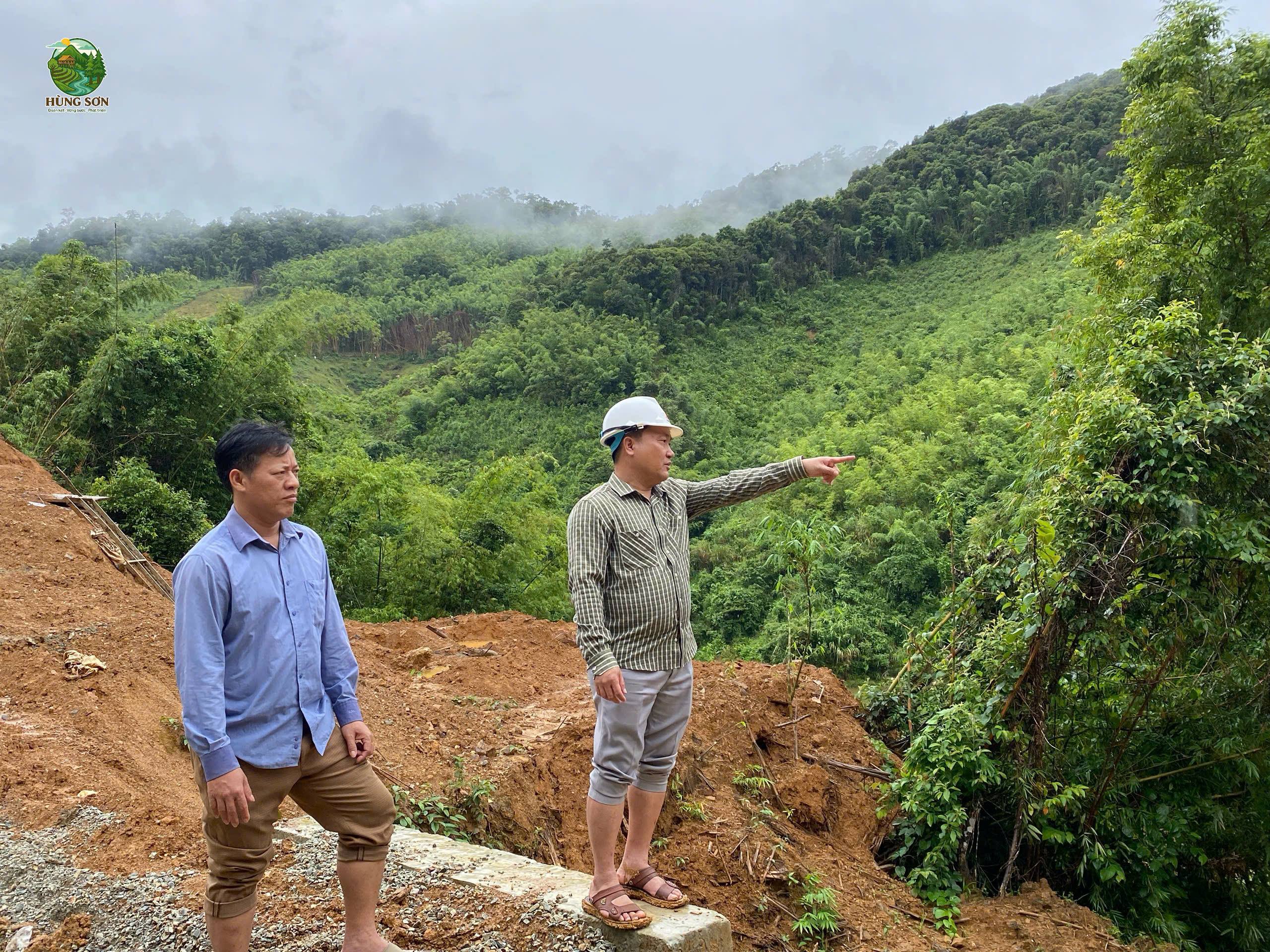 ĐỒNG CHÍ BÍ THƯ ĐẢNG ỦY XÃ KIỂM TRA CÔNG TRÌNH VÀ CÁC ĐIỂM SẠT LỞ TẠI THÔN DẦM