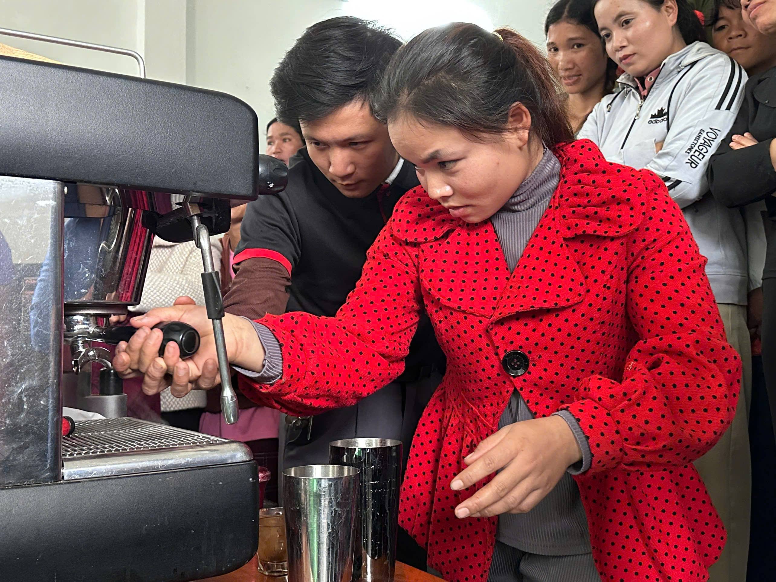 HÙNG SƠN KHAI GIẢNG CÁC LỚP ĐÀO TẠO NGHỀ CHO 207 HỌC VIÊN LÀ NGƯỜI LAO ĐỘNG