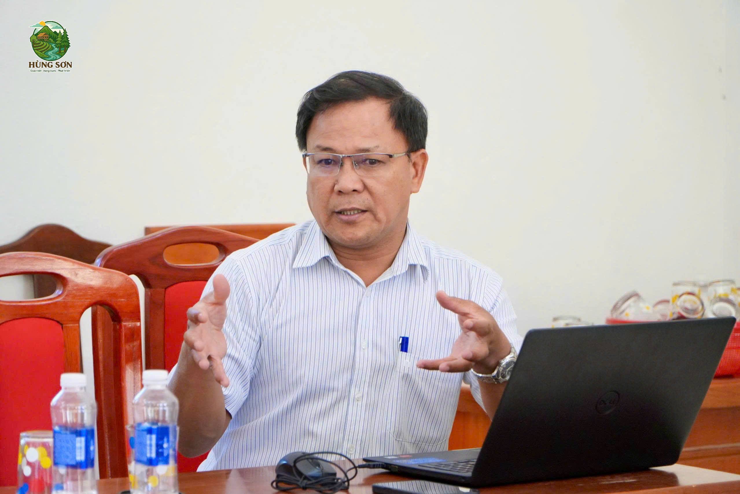 ĐOÀN CÔNG TÁC SỞ VĂN HÓA, THỂ THAO VÀ DU LỊCH KIỂM TRA, KHẢO SÁT THỰC TRẠNG HẠ TẦNG THIẾT CHẾ VĂN HÓA, THỂ THAO TẠI XÃ HÙNG SƠN