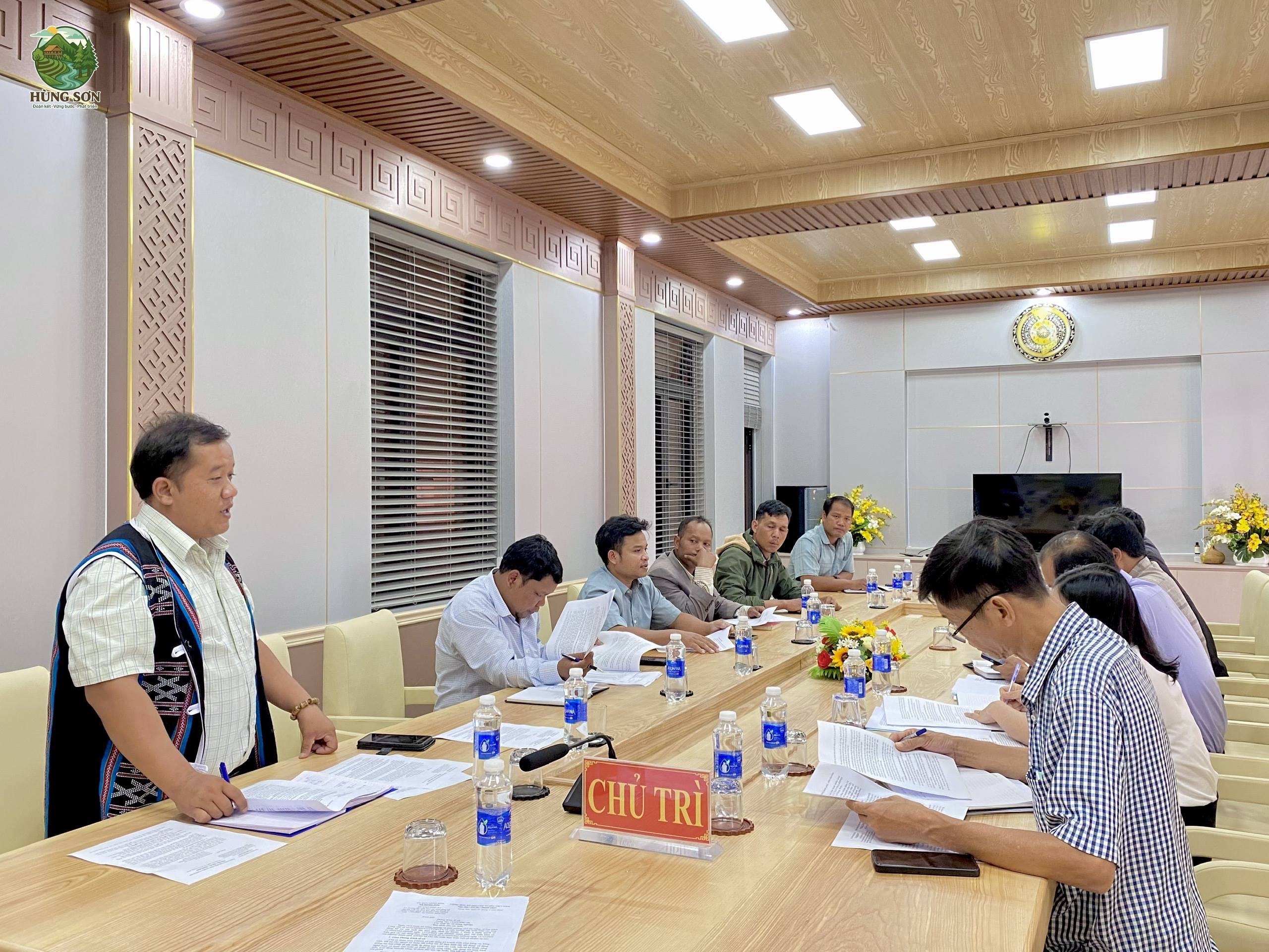 TỔ CÔNG TÁC CHI CỤC TRỒNG TRỌT VÀ BẢO VỆ THỰC VẬT LÀM VIỆC TẠI XÃ HÙNG SƠN