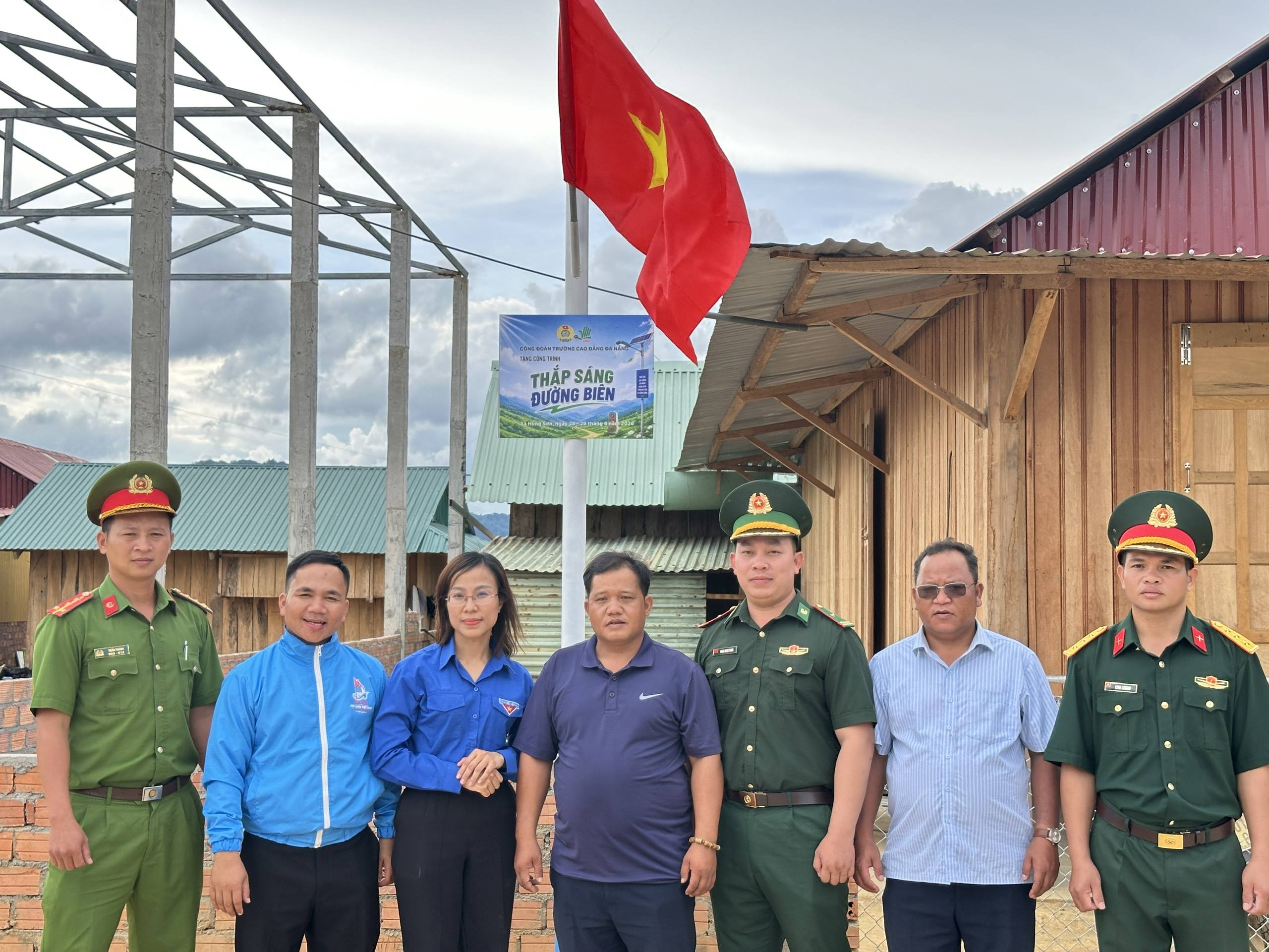 RA QUÂN CHIẾN DỊCH MÙA HÈ XANH NĂM 2026 TẠI XÃ BIÊN GIỚI HÙNG SƠN