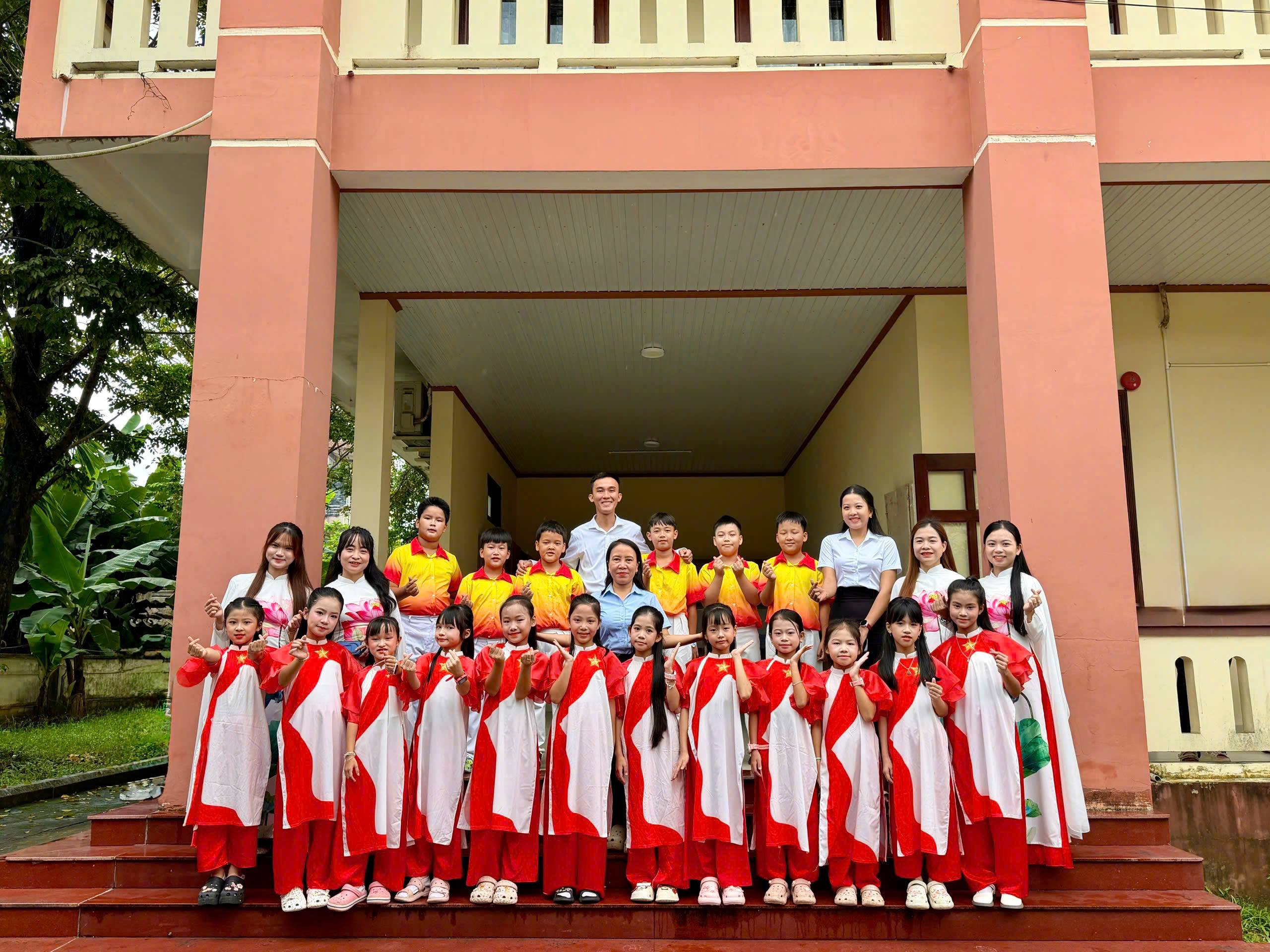 TRƯỜNG TIỂU HỌC KIM ĐỒNG HƯỞNG ỨNG LỄ KỶ NIỆM 70 NĂM NGÀY TRUYỀN THỐNG HỘI LHTN VIỆT NAM