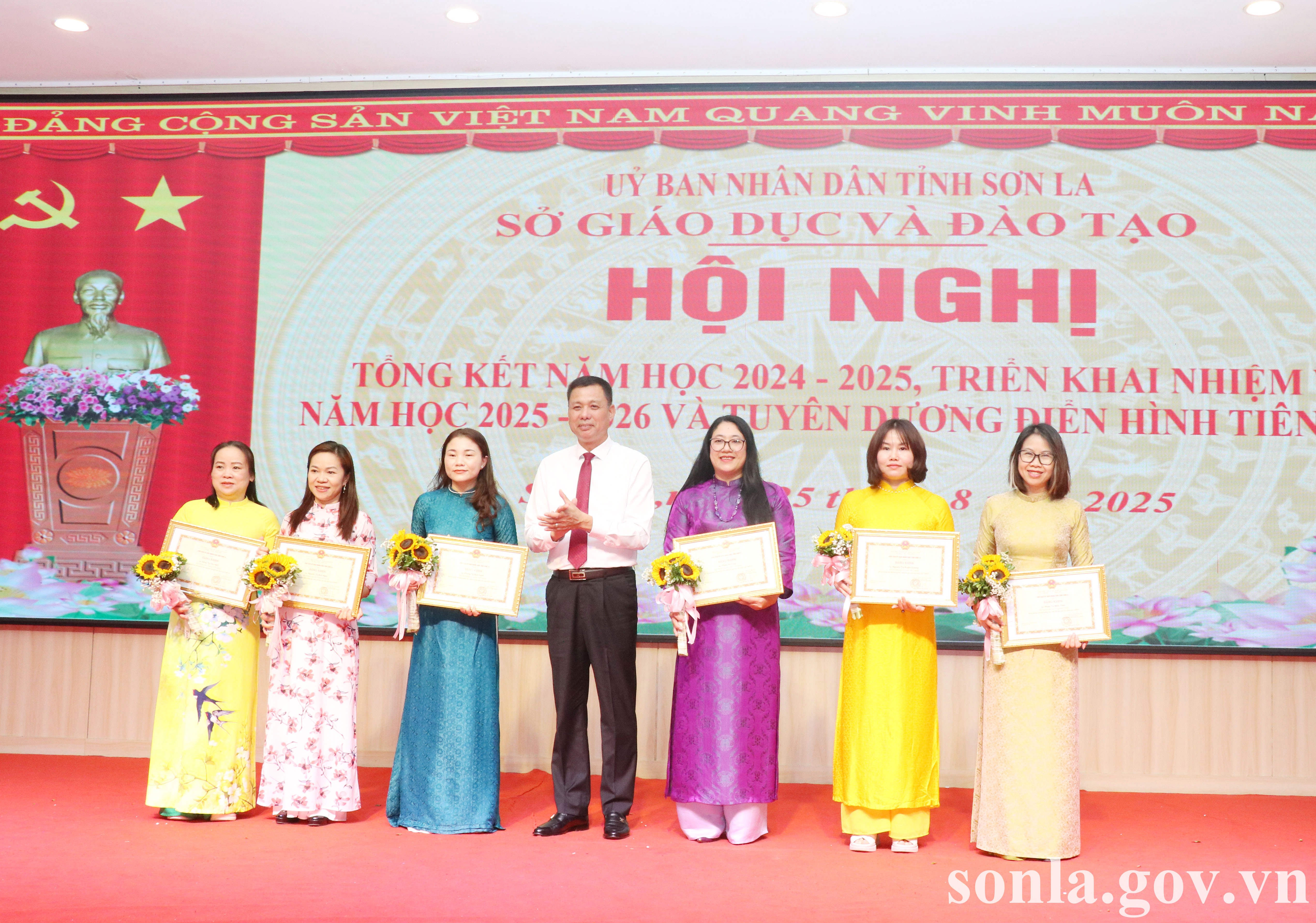 anh tin bai