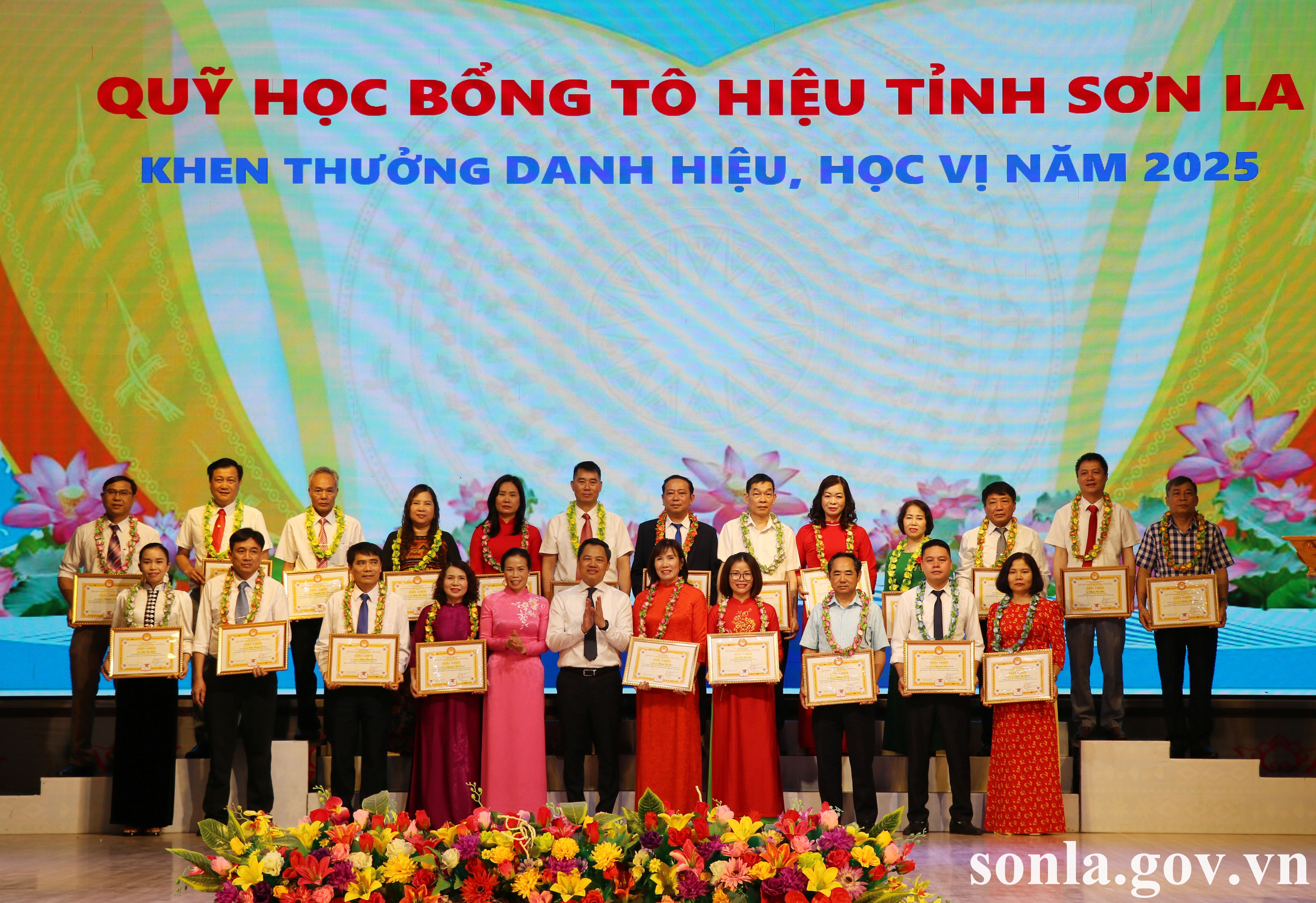 anh tin bai