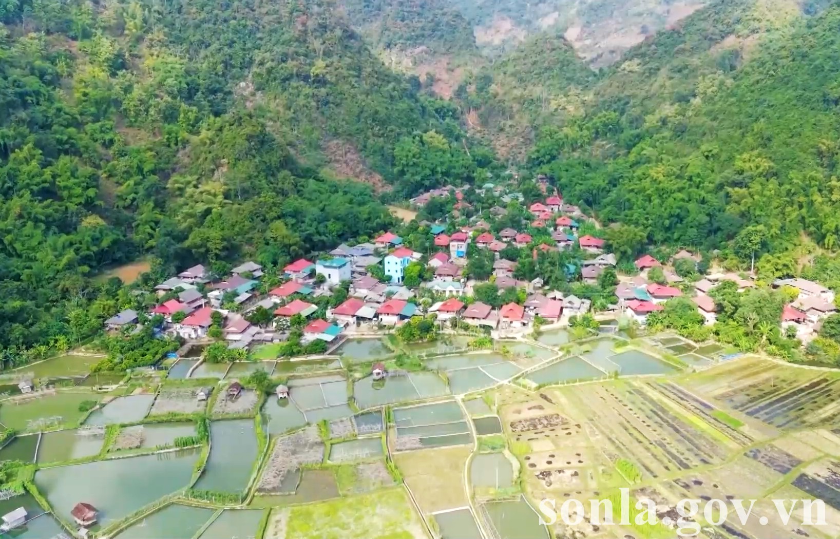 Phấn đấu xây dựng huyện Quỳnh Nhai đạt chuẩn nông thôn mới vào năm 2025