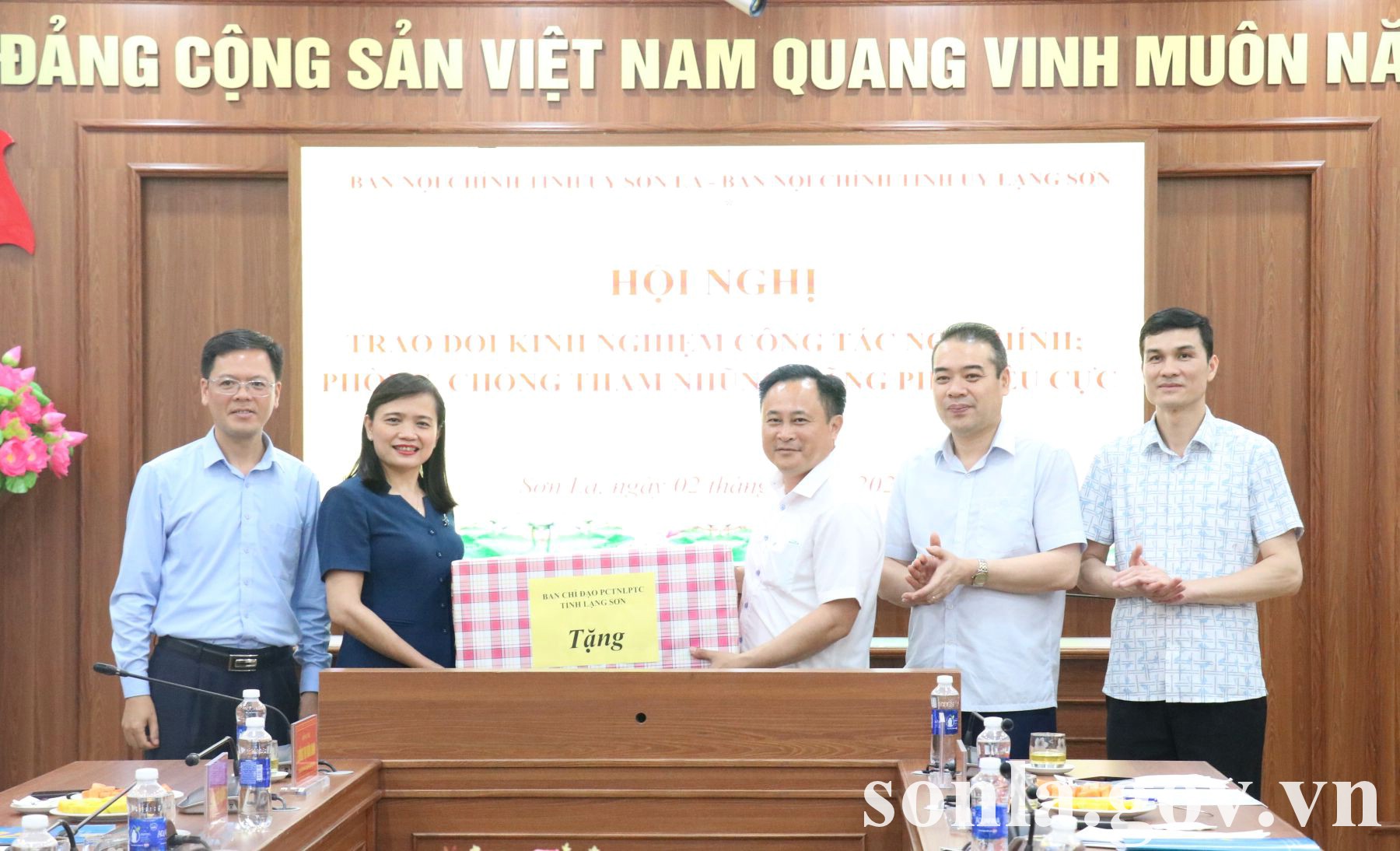 anh tin bai