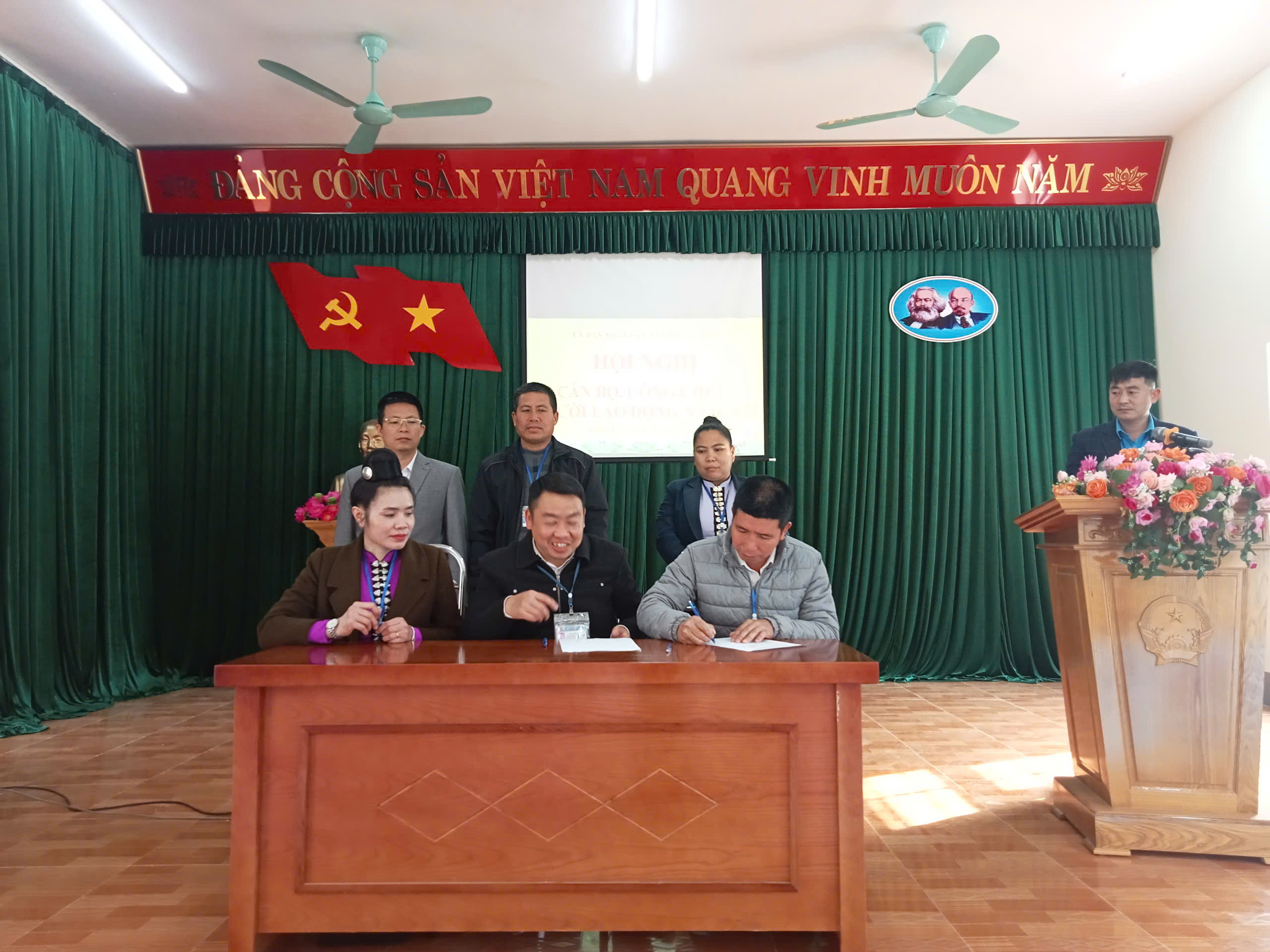 anh tin bai