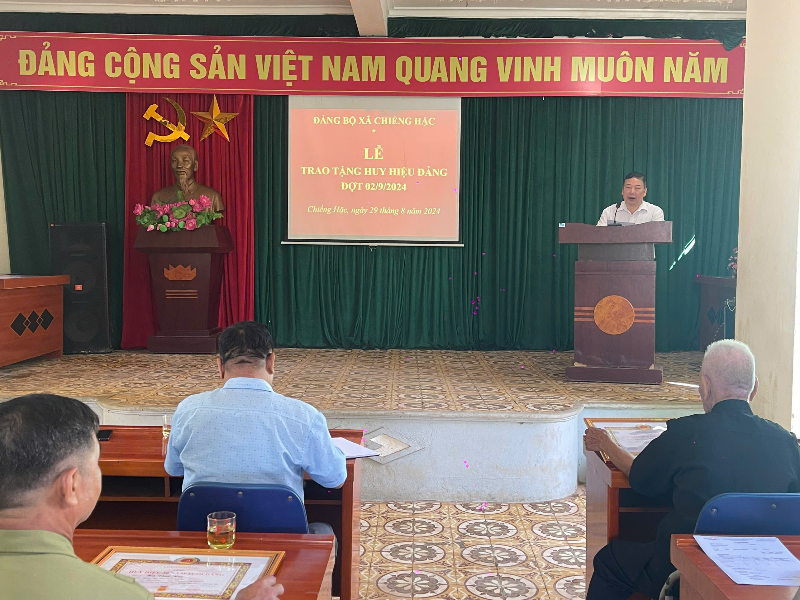 anh tin bai