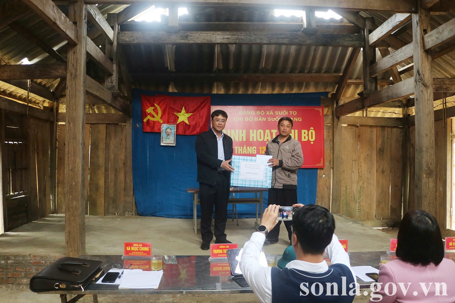 anh tin bai