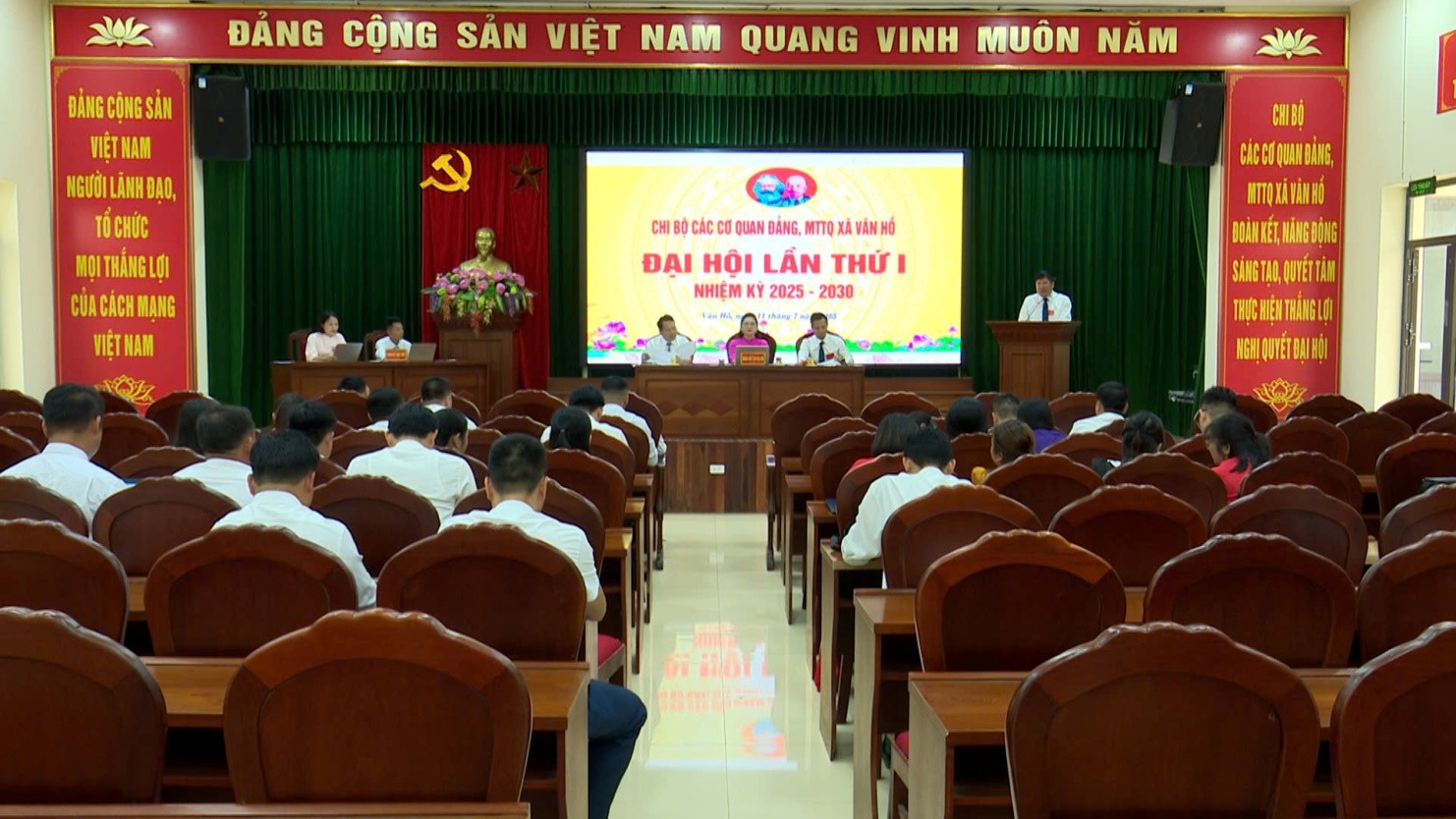 Đại hội Chi bộ các cơ quan Đảng, Mặt trận tổ quốc xã Vân Hồ lần thứ nhất nhiệm kỳ 2025 - 2030