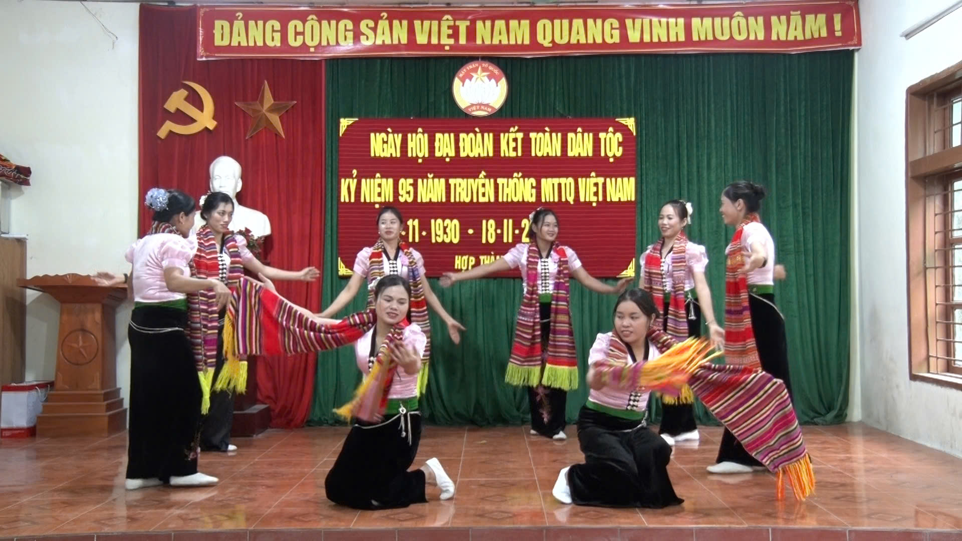 Bản Hợp Thành tổ chức Ngày hội đại đoàn kết toàn dân tộc, kỷ niệm 95 năm ngày truyền thống MTTQ Việt Nam