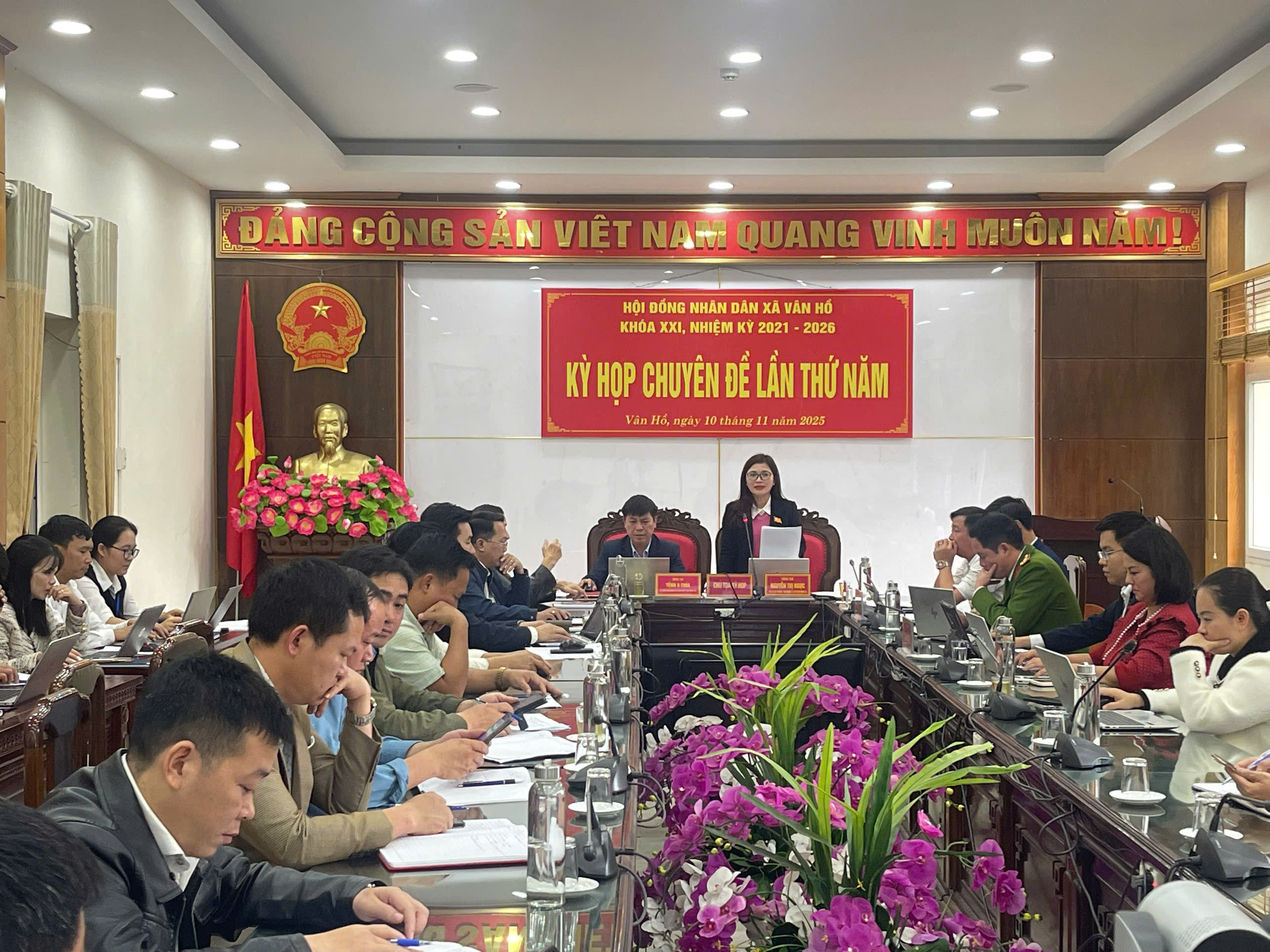 Kỳ họp chuyên đề lần thứ năm của Hội đồng nhân dân xã khoá XXI, nhiệm kỳ 2021-2026