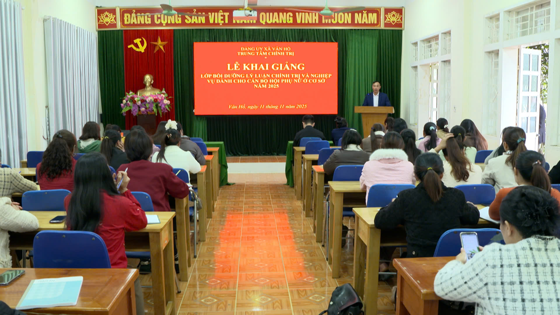 Khai giảng lớp bồi dưỡng cán bộ hội phụ nữ cơ sở năm 2025.