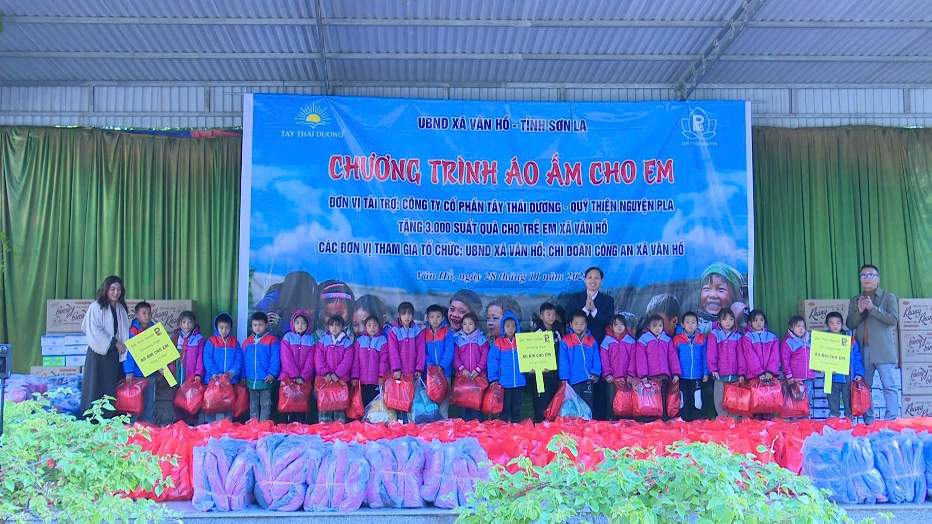 Chương trình thiện nguyện “Áo ấm cho em”