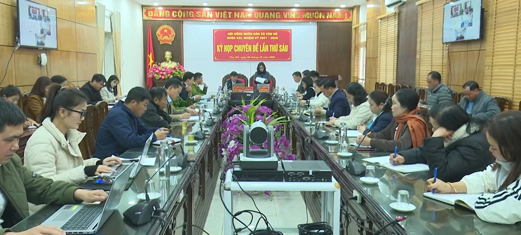 Hội đồng nhân dân xã Vân Hồ tổ chức thành công kỳ họp chuyên đề lần thứ 6, khóa XXI nhiệm kỳ 2021 - 2026