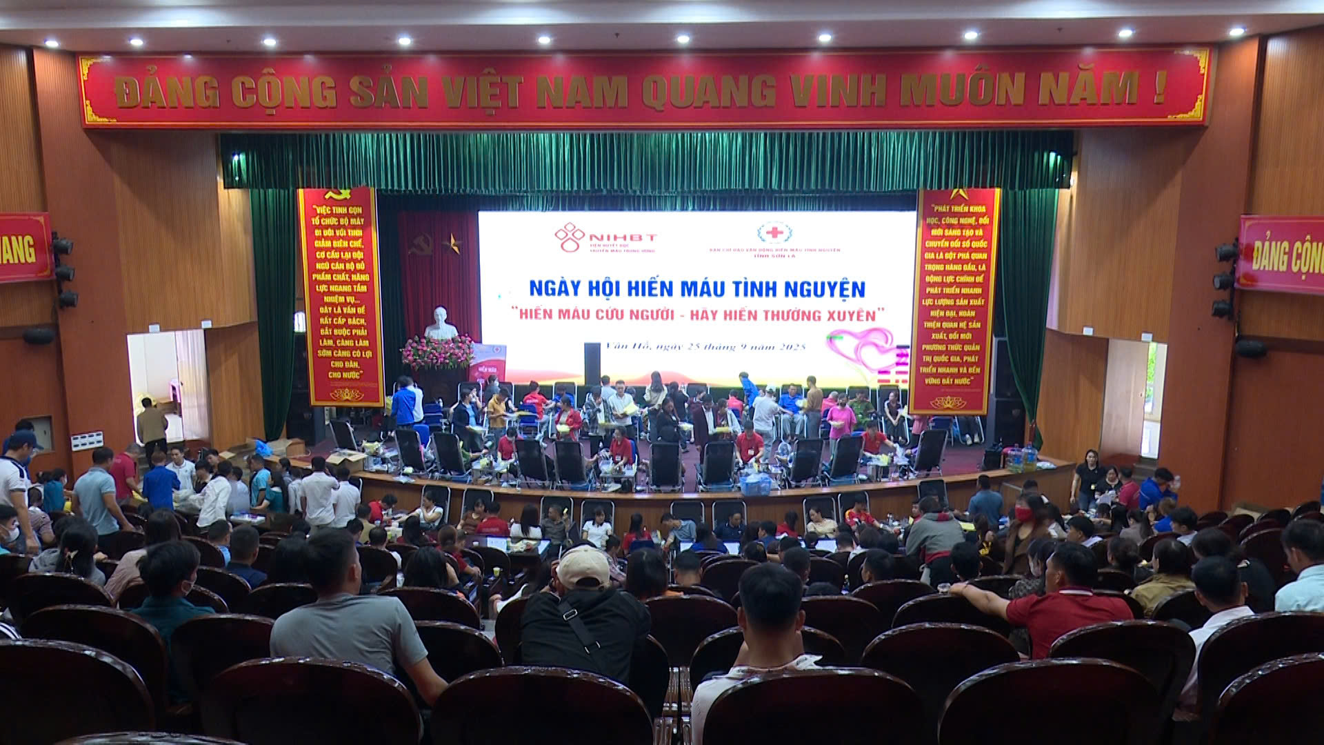 Sôi nổi ngày hội hiến máu tình nguyện ở Vân Hồ