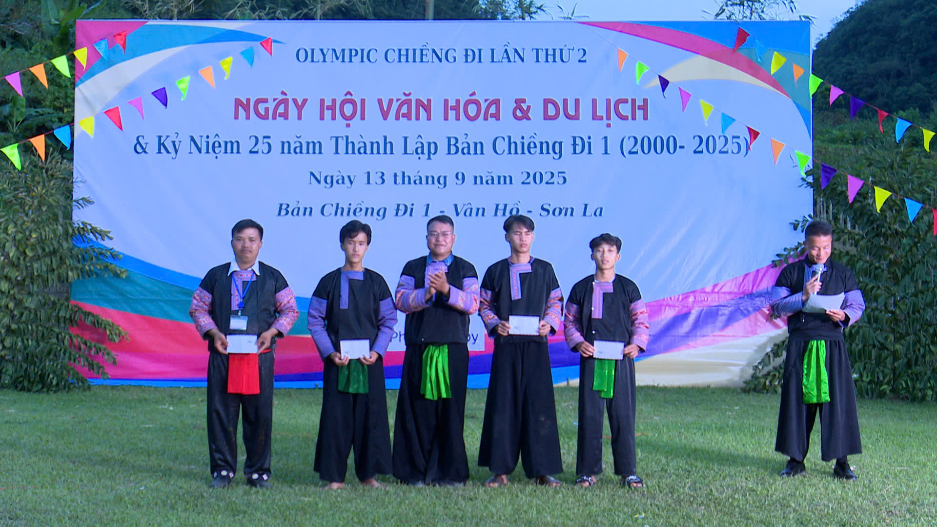 Dấu ấn ngày hội văn hóa trên bản Chiềng Đi 1