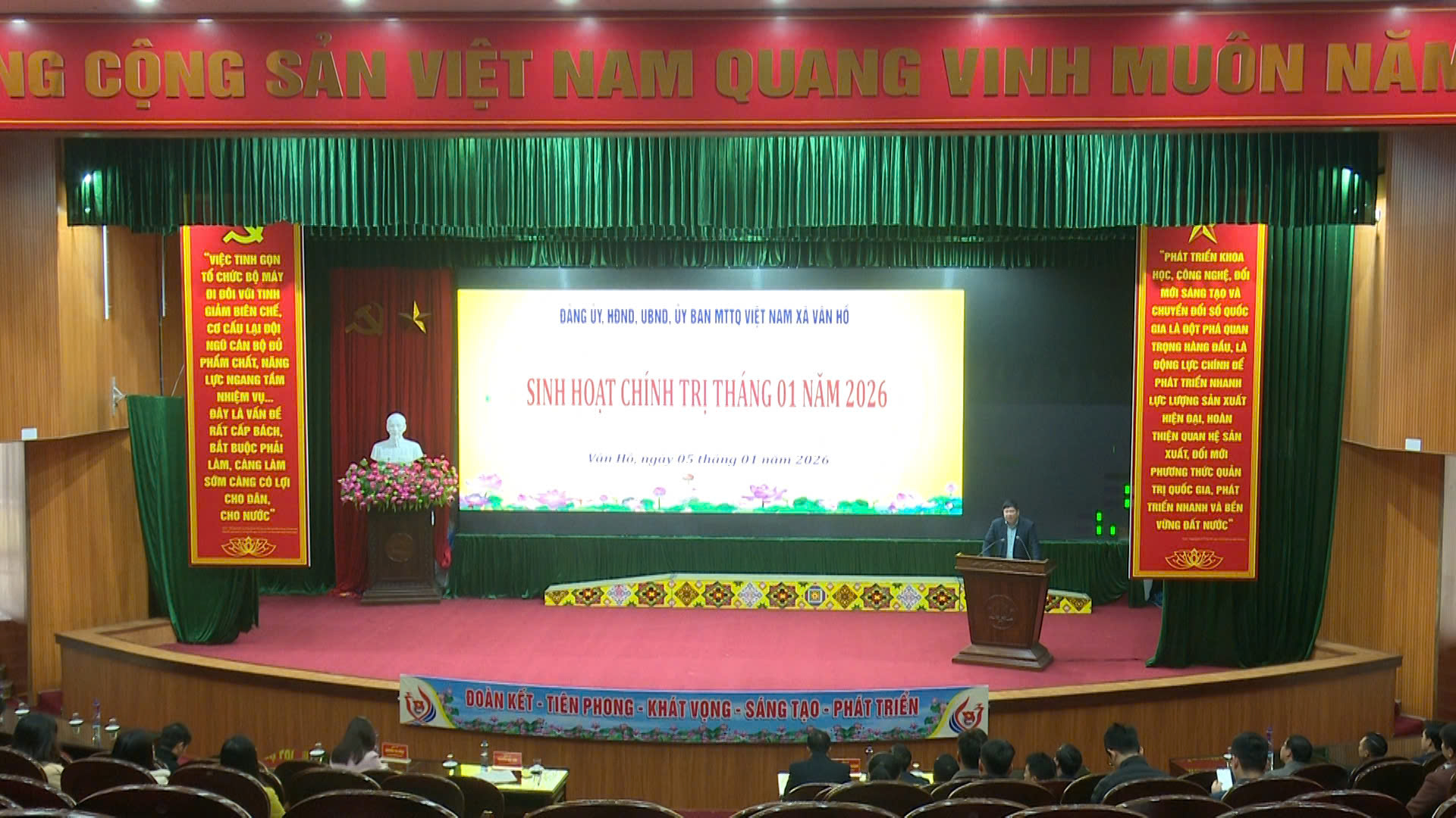 Vân Hồ tổ chức sinh hoạt chính trị dưới cờ tháng 1/2026