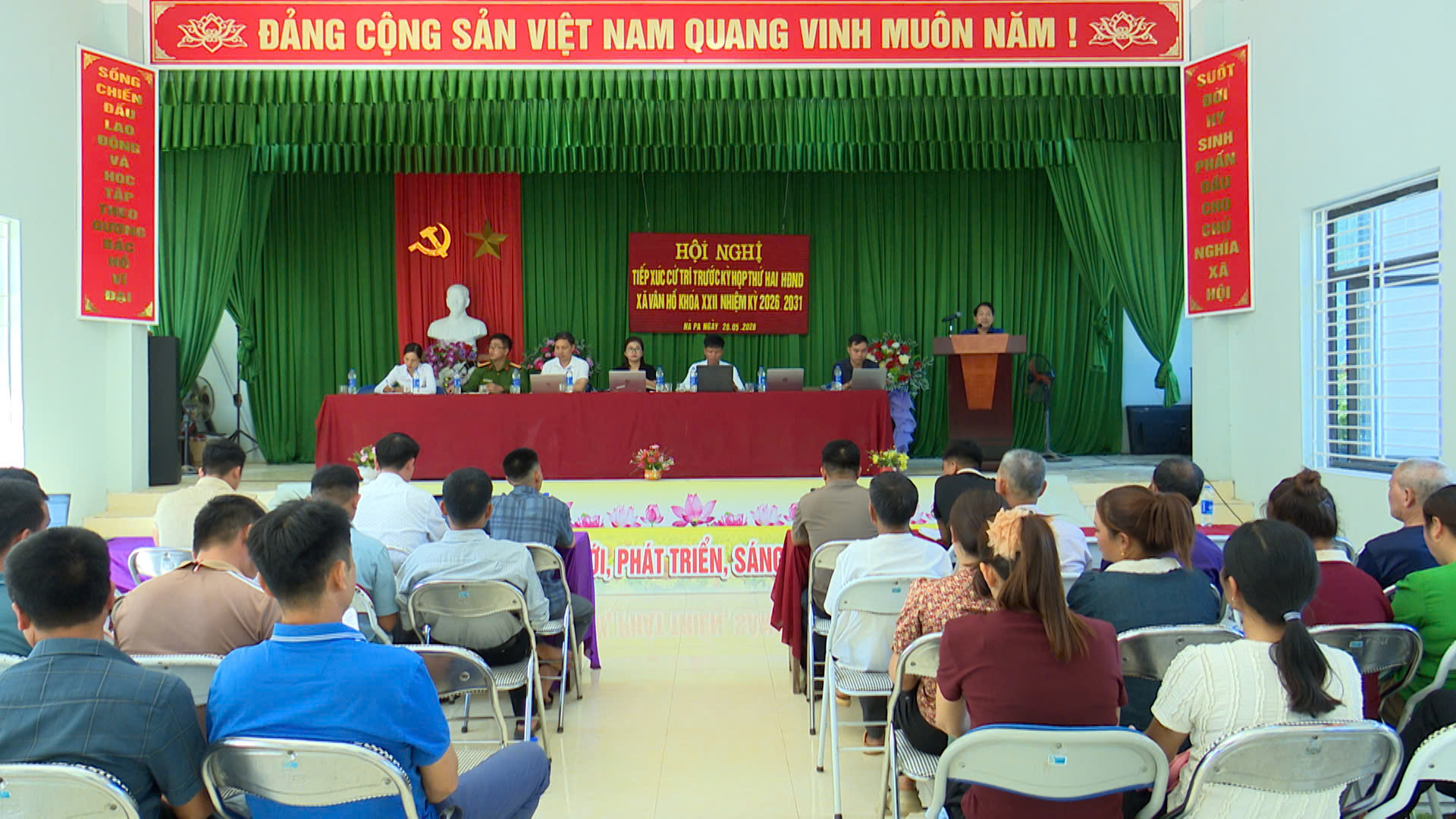 Lắng nghe ý kiến của cử tri
