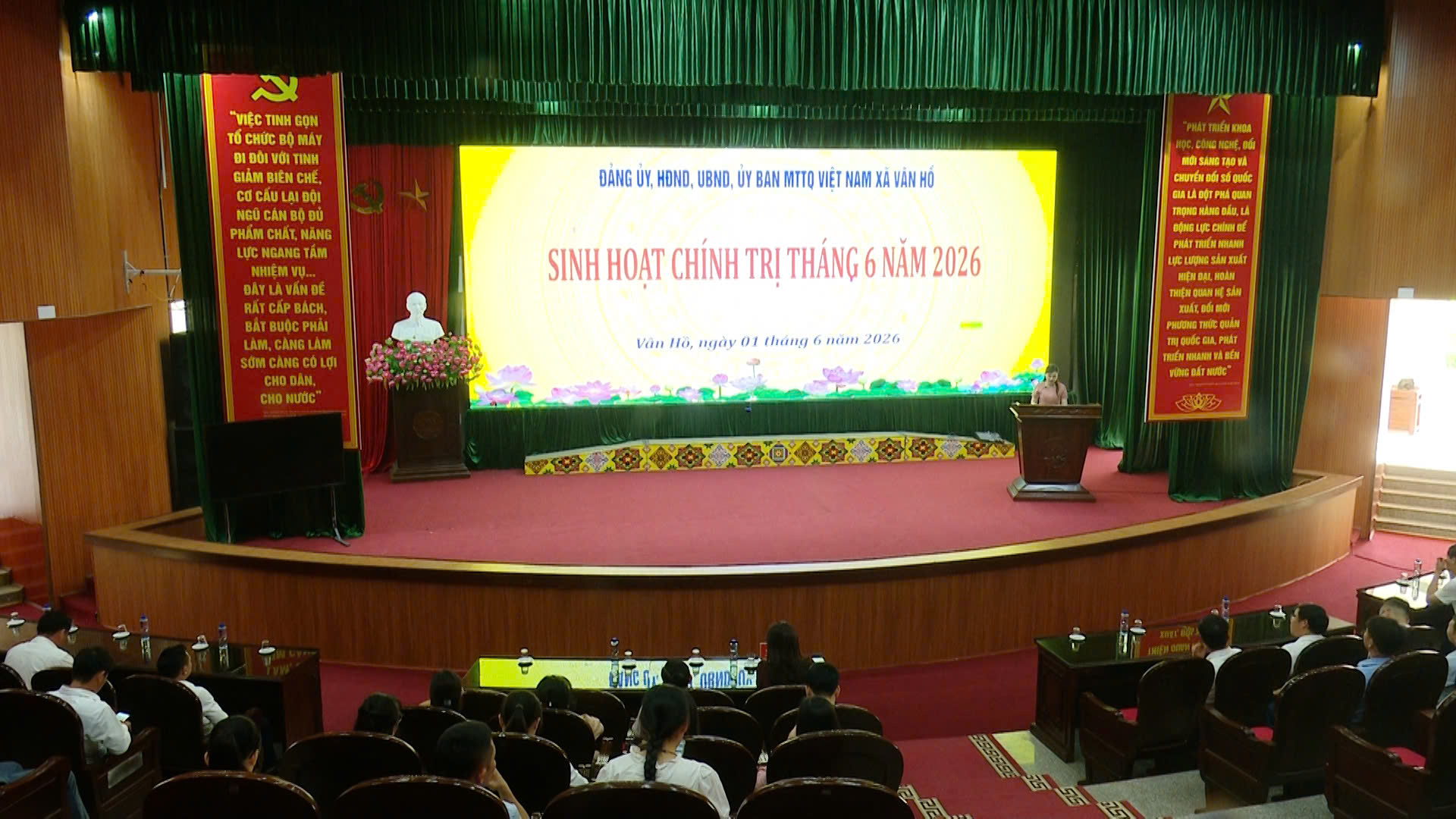 Vân Hồ tổ chức sinh hoạt chính trị dưới cờ tháng 6/2026
