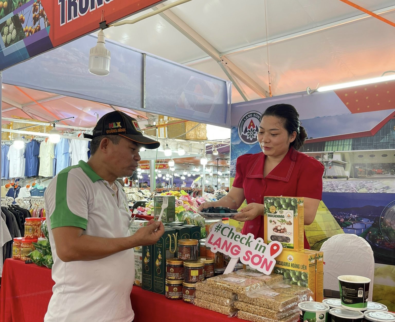 Lạng Sơn có 2 gian hàng giới thiệu sản phẩm tại Hội chợ Công Thương khu vực Bắc Trung Bộ – Quảng Bình 2024